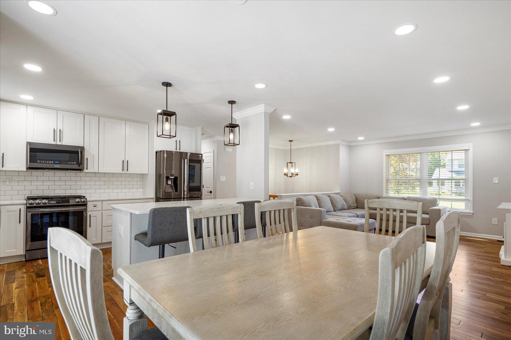 WHITES COVE - Residential Lease