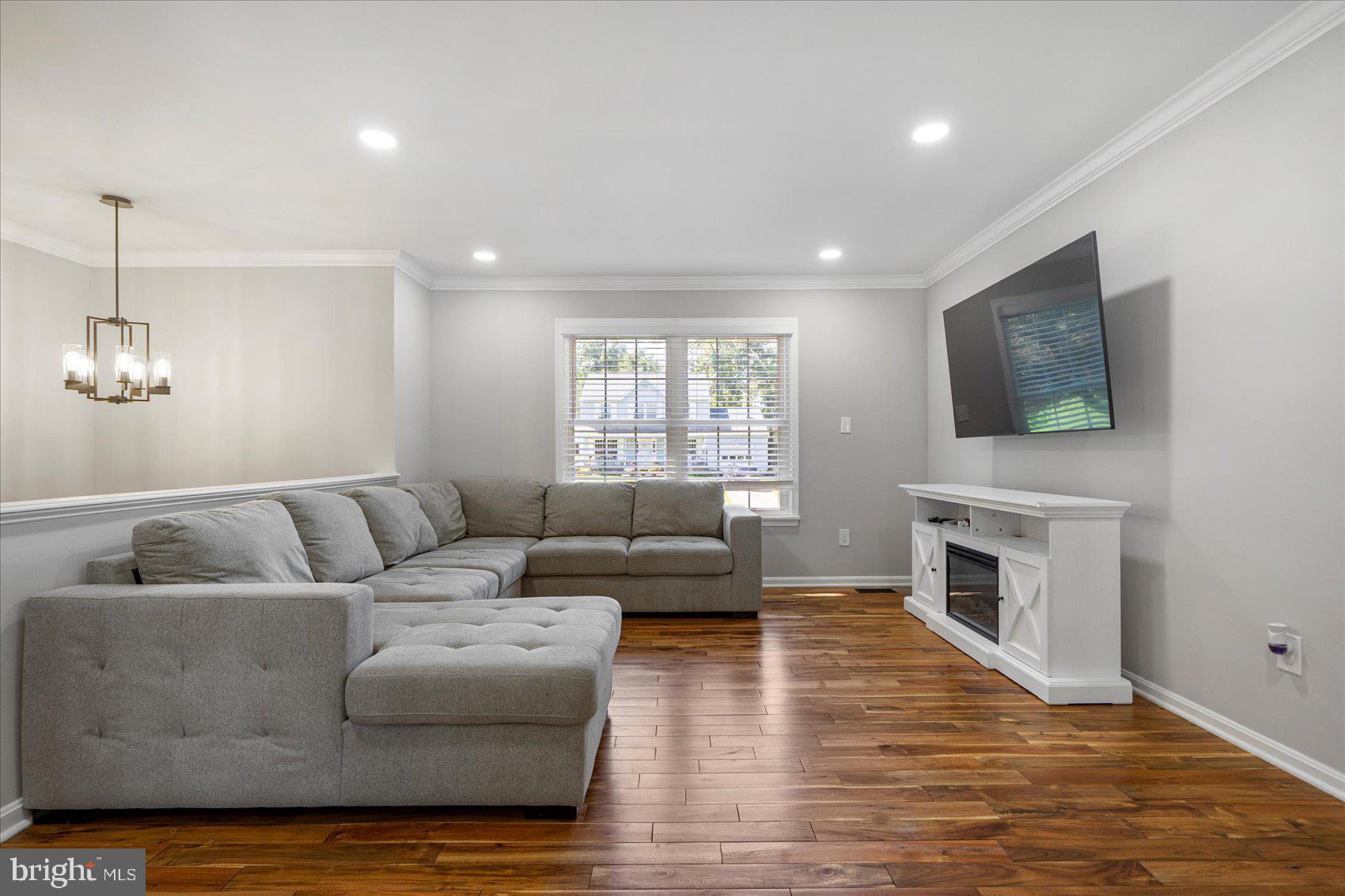 WHITES COVE - Residential Lease