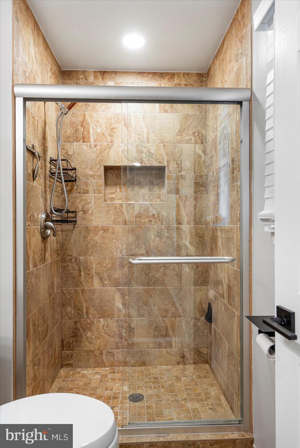 WHITES COVE - Residential Lease