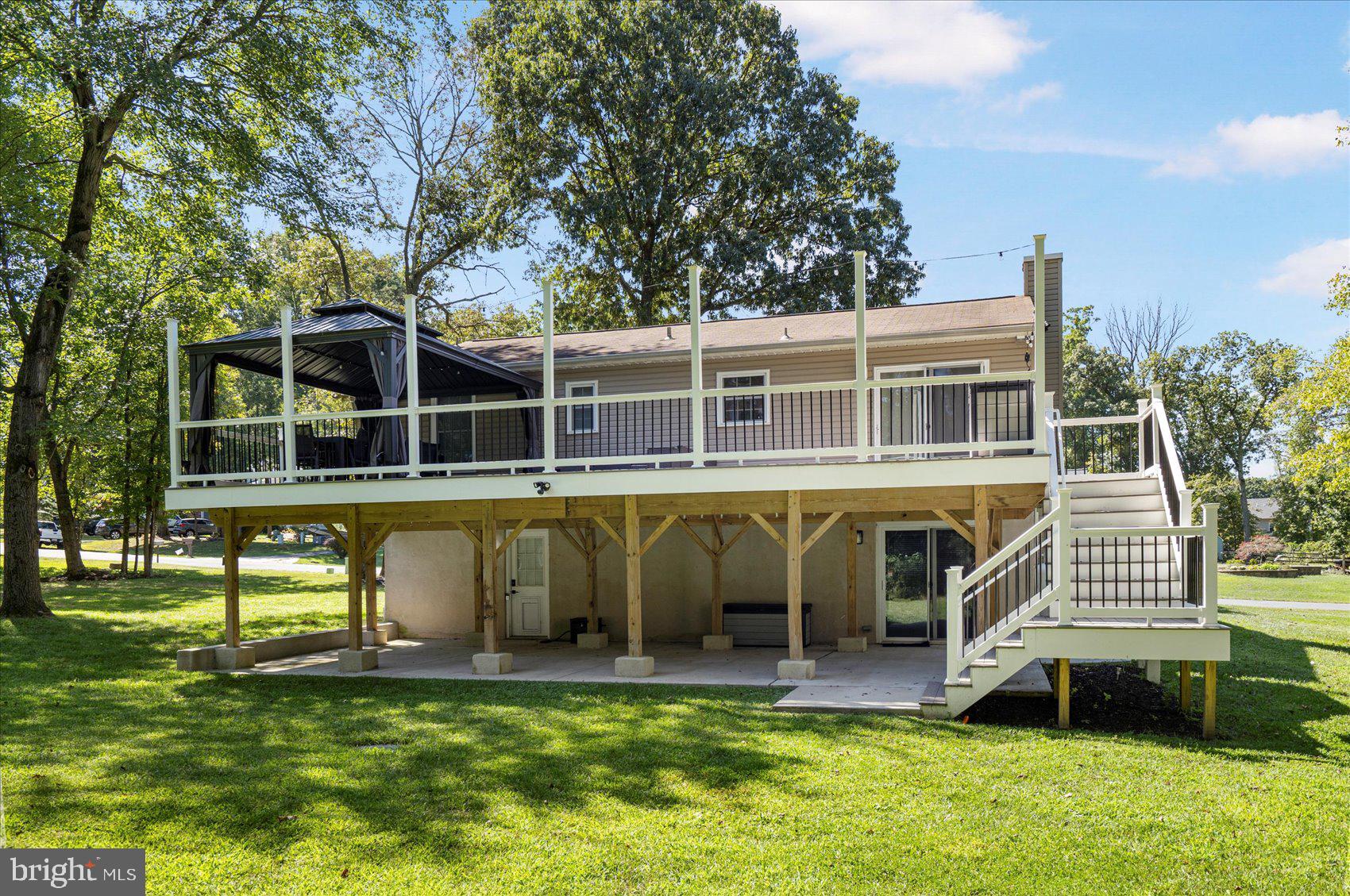 WHITES COVE - Residential Lease