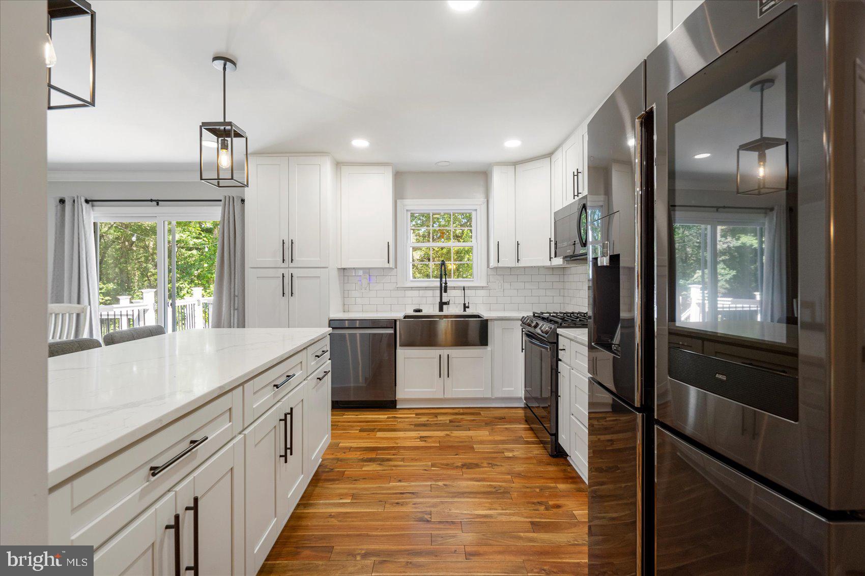 WHITES COVE - Residential Lease