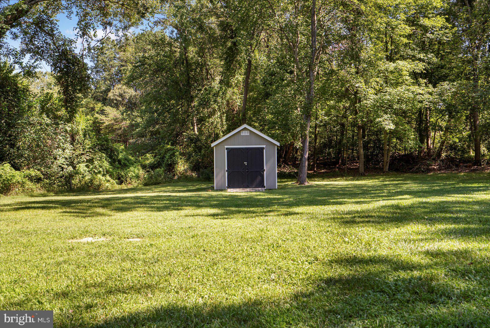 WHITES COVE - Residential Lease