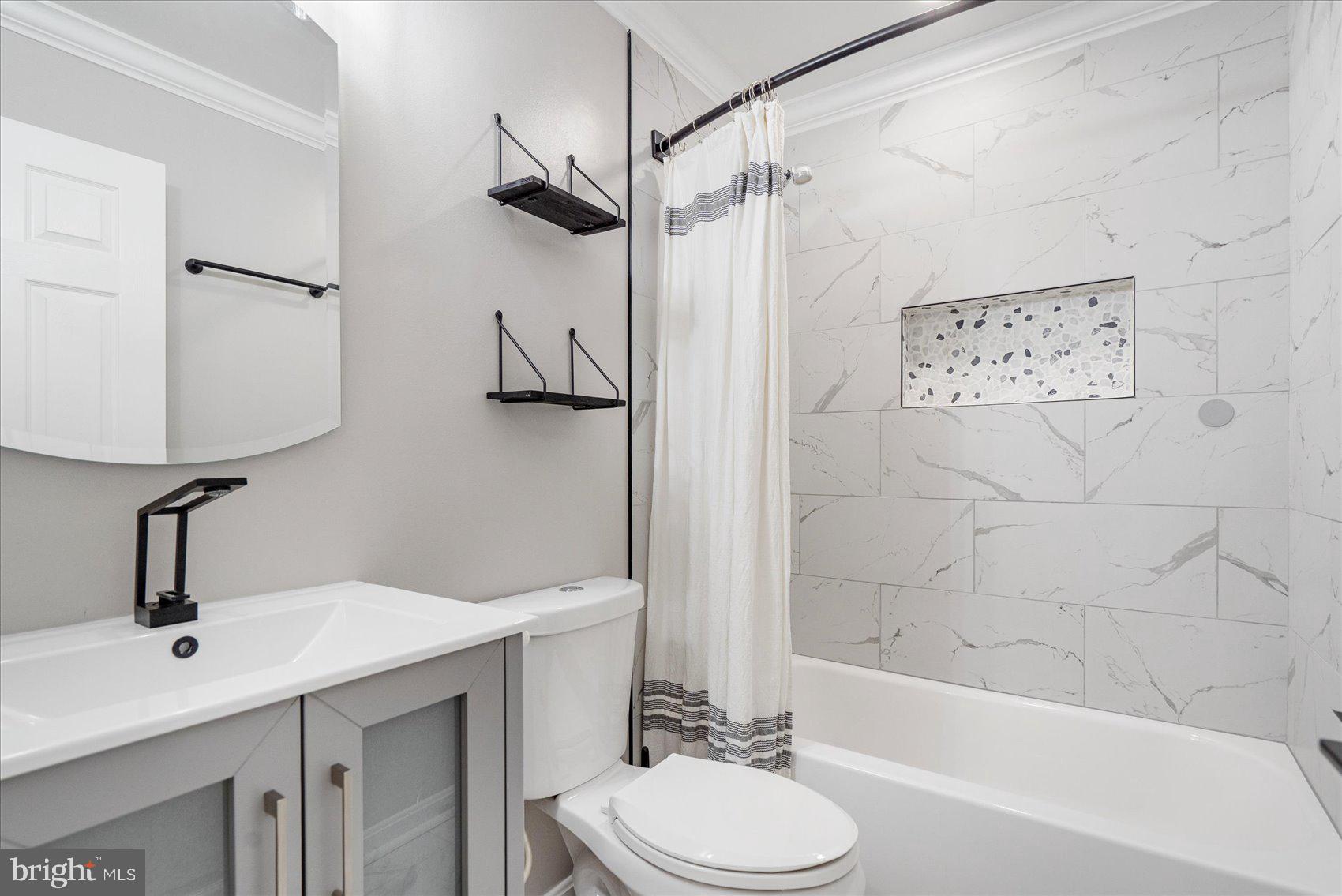 WHITES COVE - Residential Lease