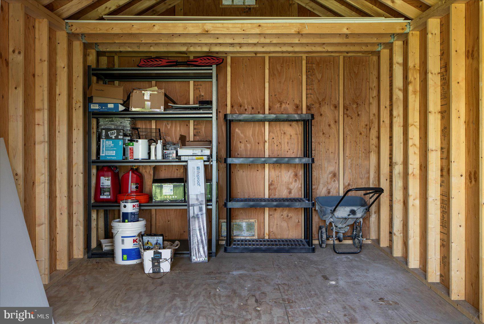 WHITES COVE - Residential Lease