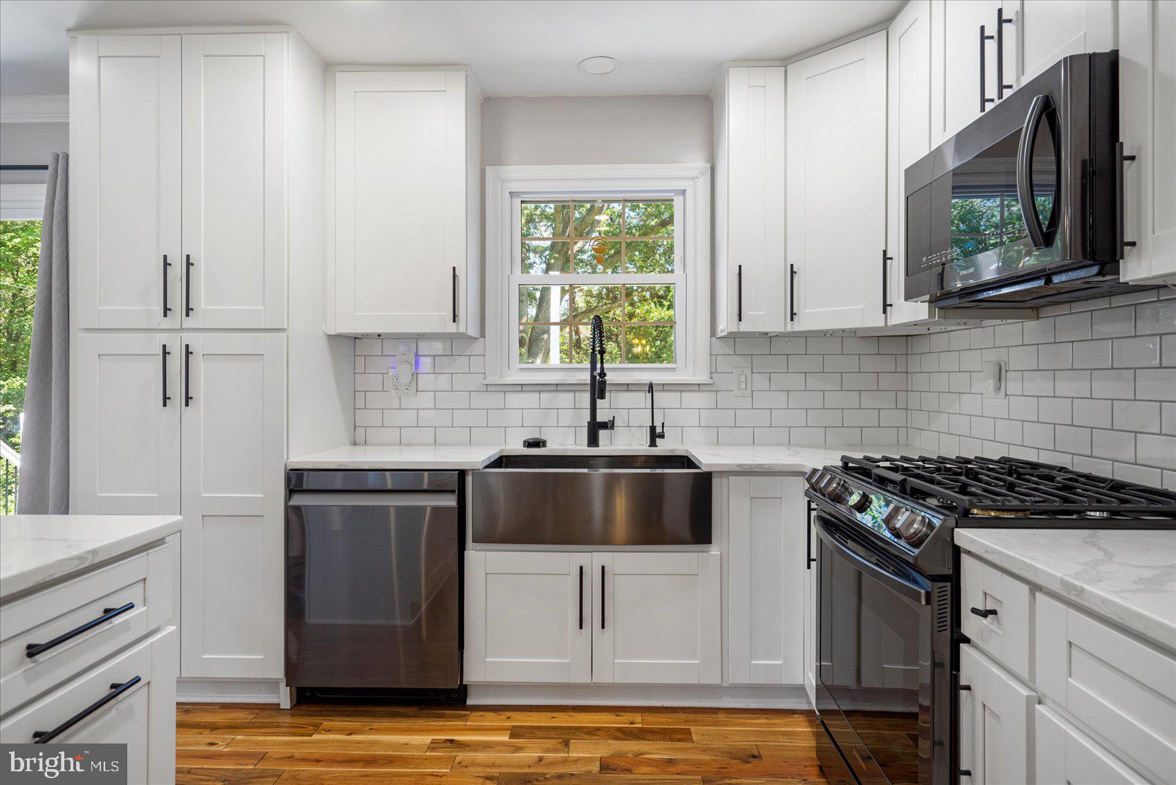 WHITES COVE - Residential Lease