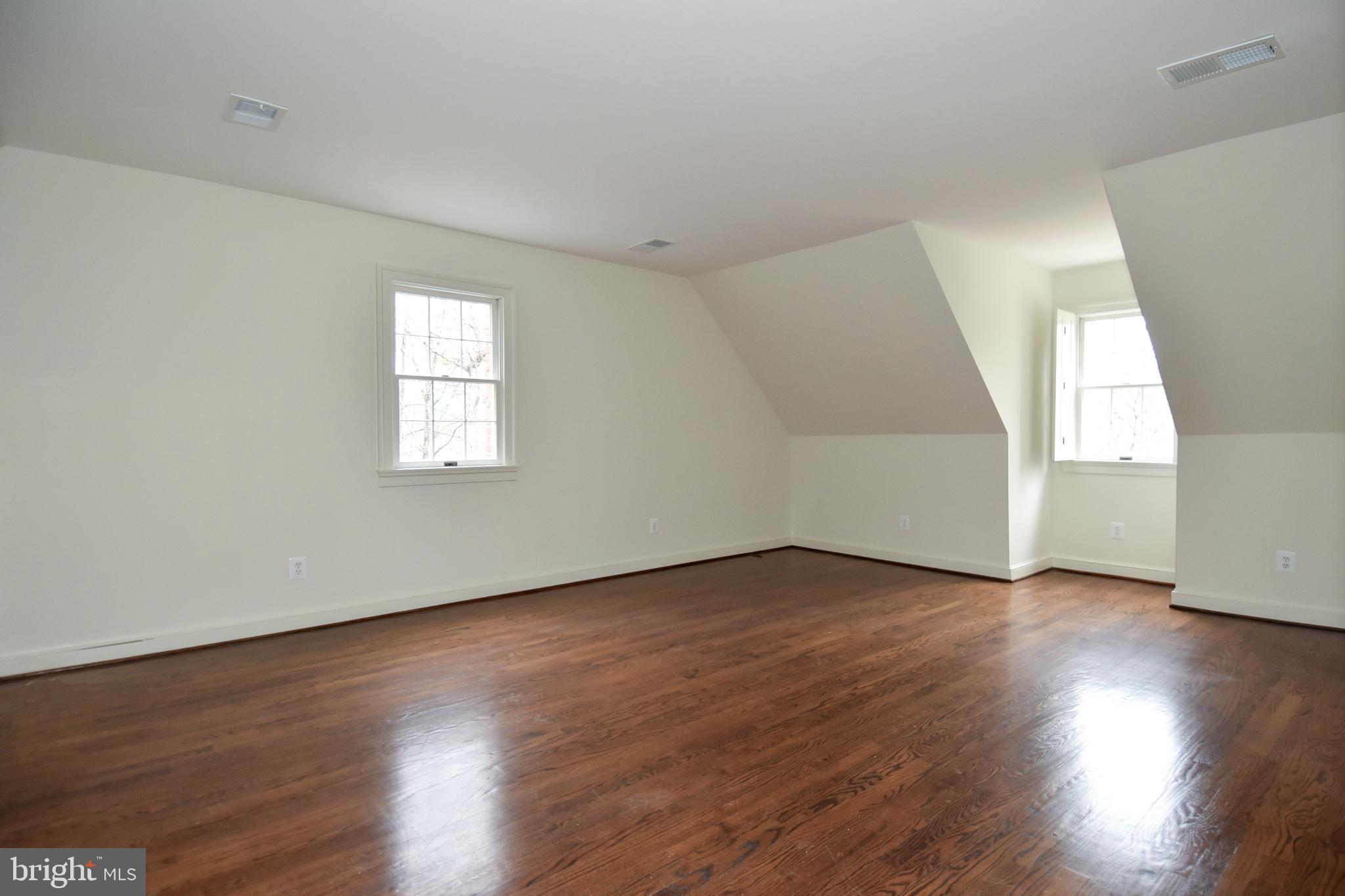 SHADOWALK - Residential