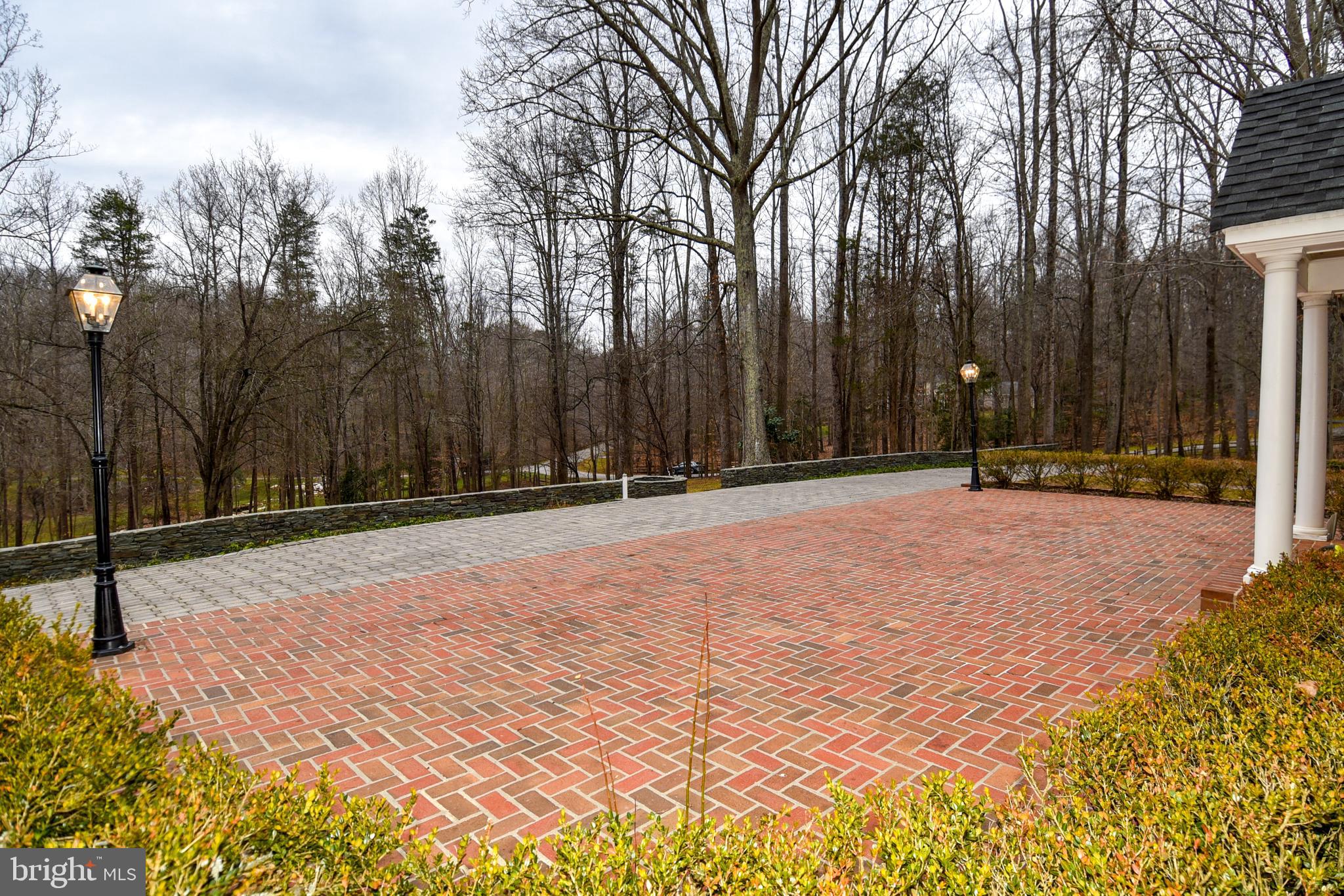 SHADOWALK - Residential