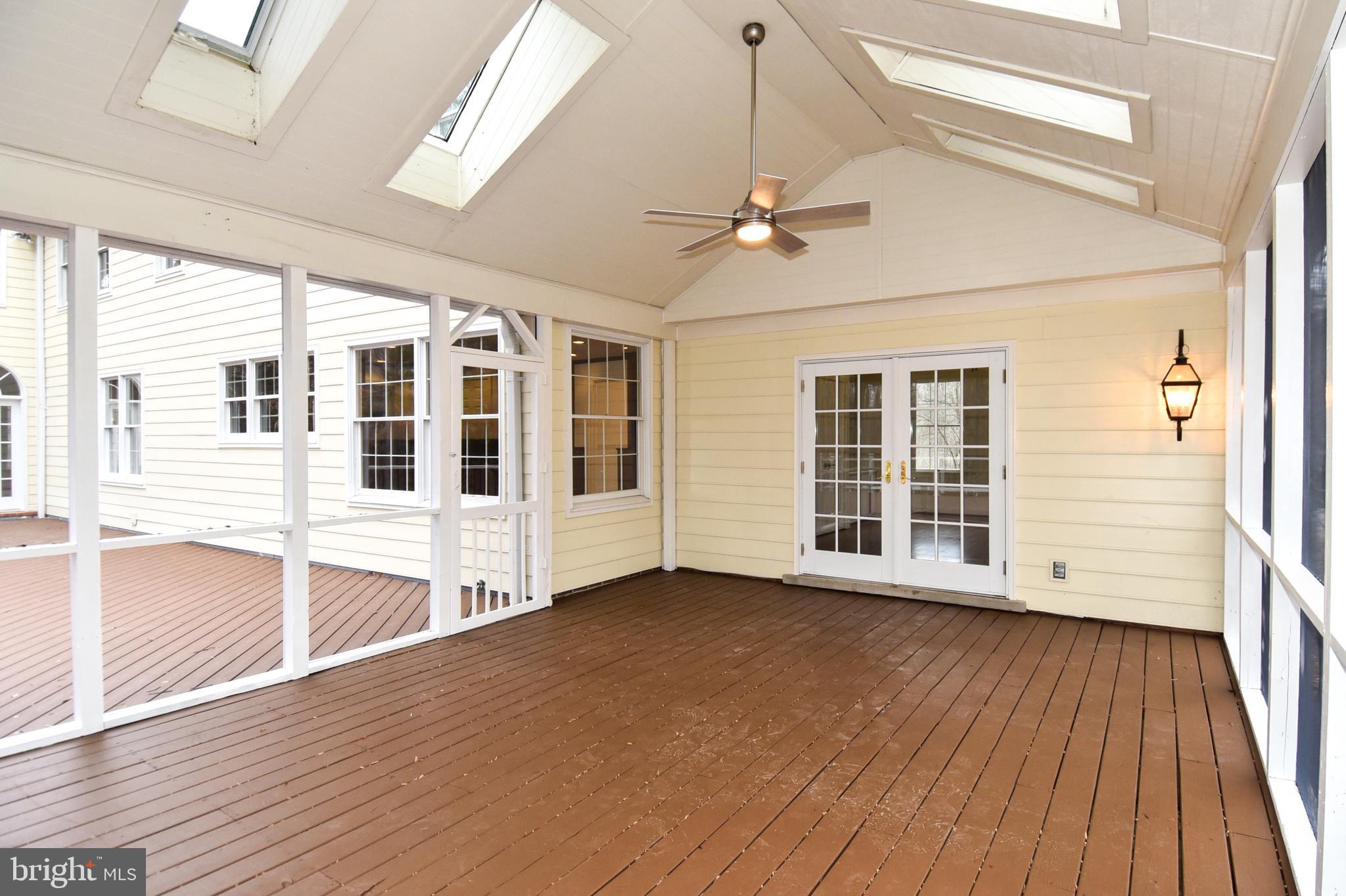 SHADOWALK - Residential