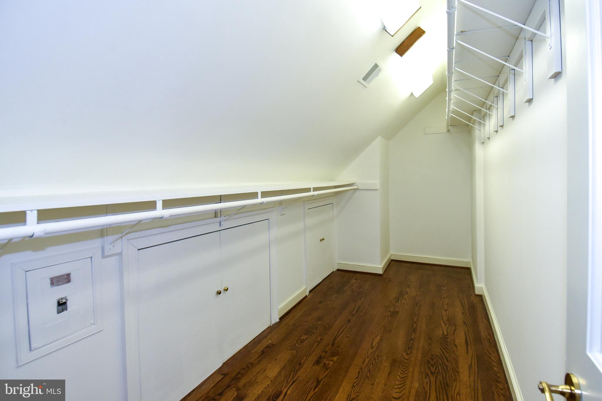 SHADOWALK - Residential