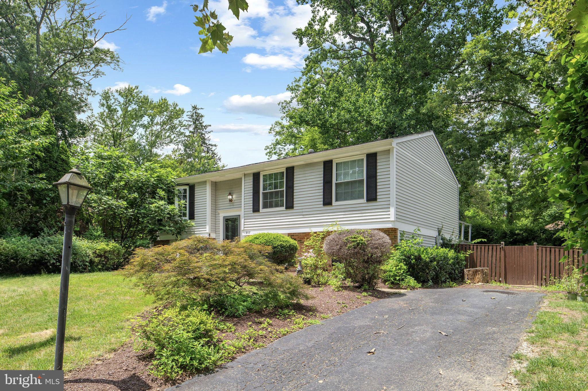 9117 HUNTING PINES PLACE