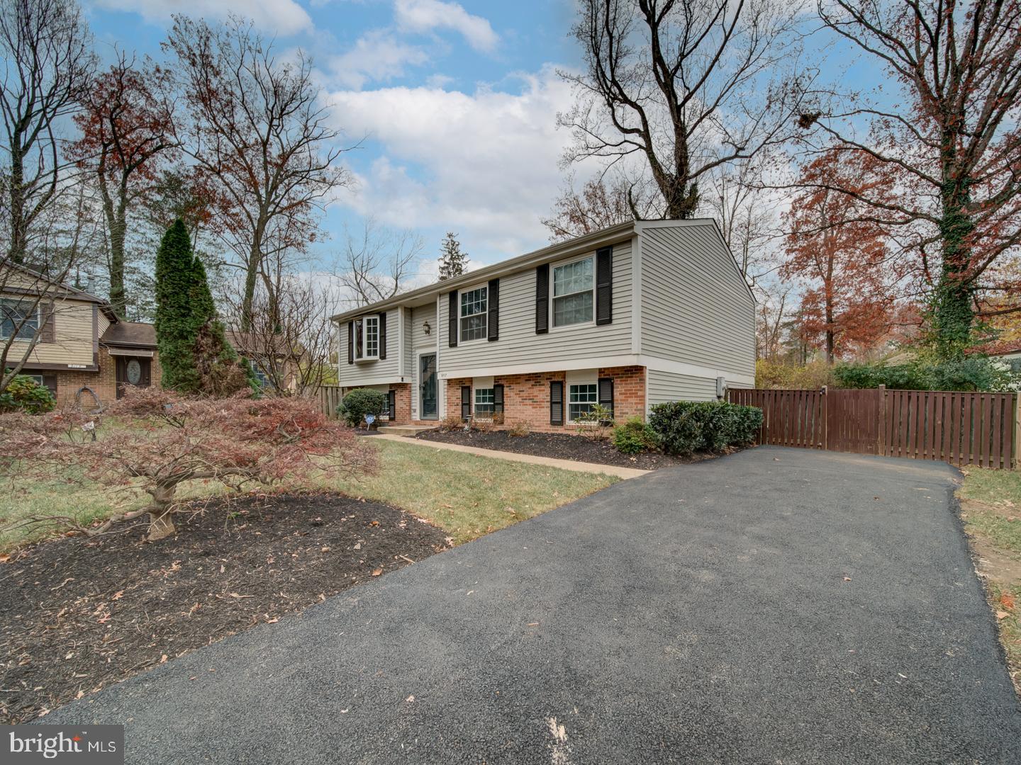 9117 HUNTING PINES PLACE