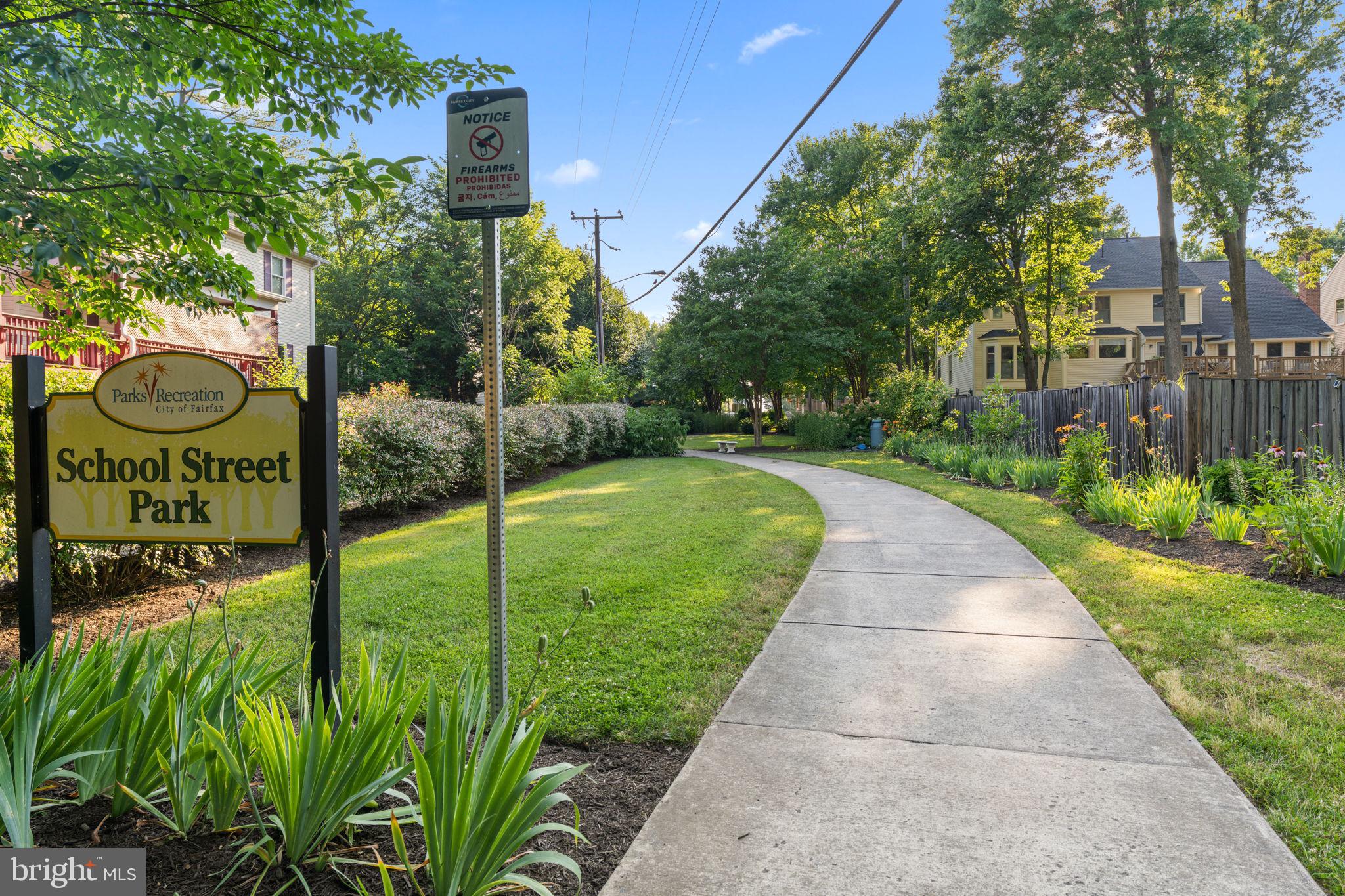 HUNTERS GLEN - Residential