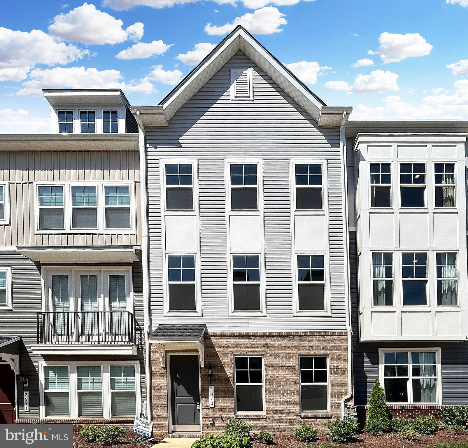 TOWNS AT MARKET COMMONS - Residential Lease
