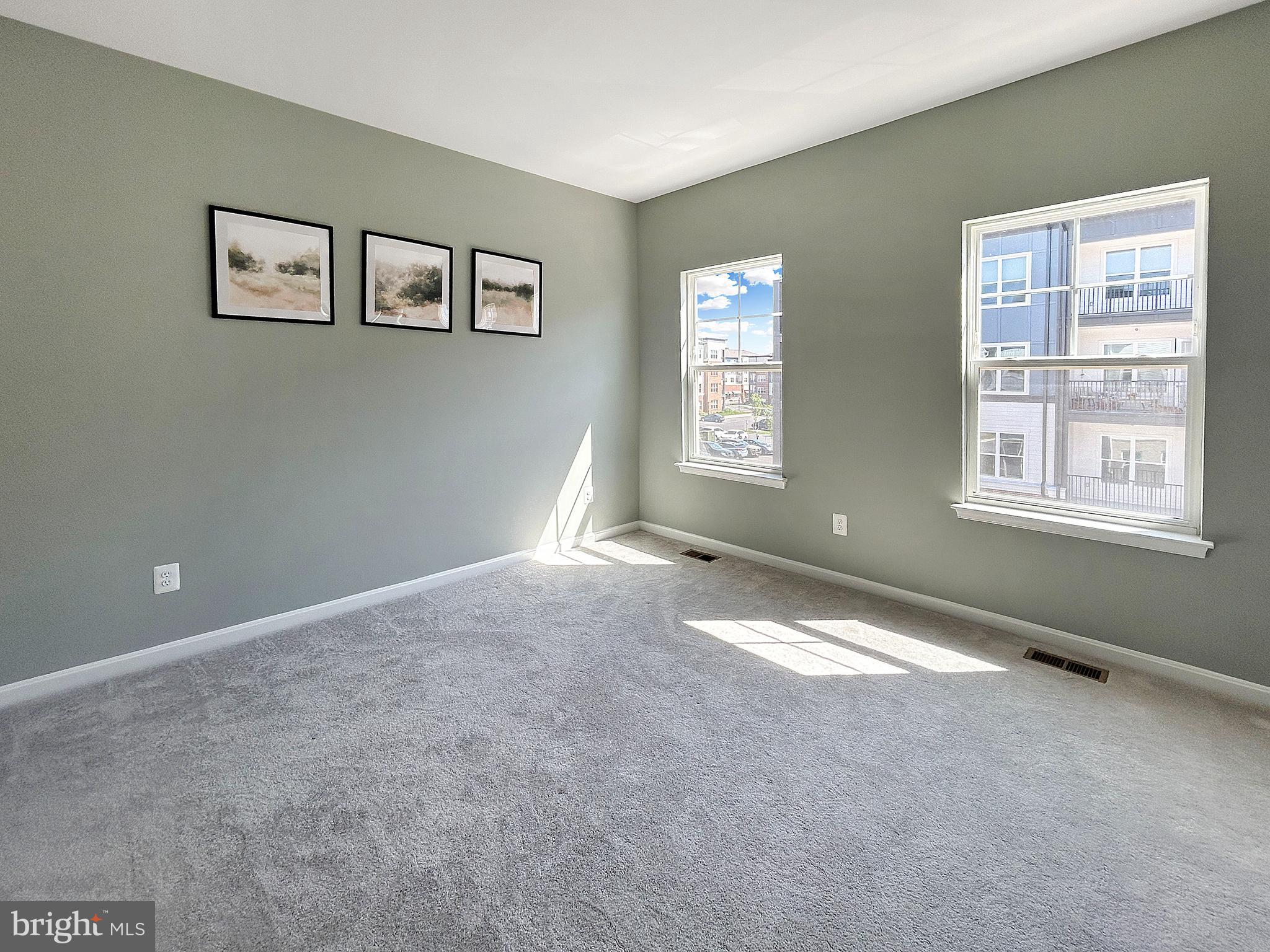 TOWNS AT MARKET COMMONS - Residential Lease