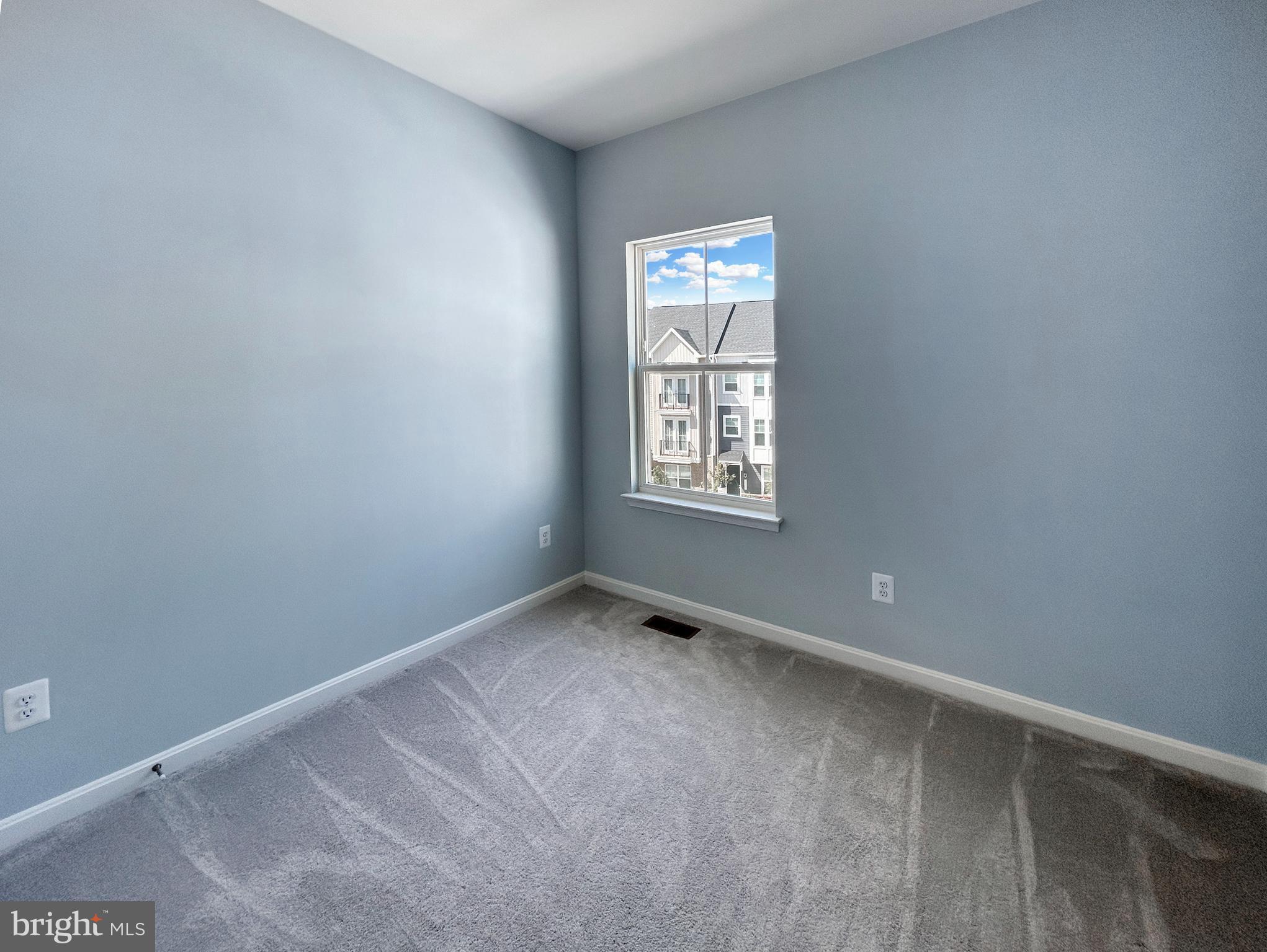 TOWNS AT MARKET COMMONS - Residential Lease