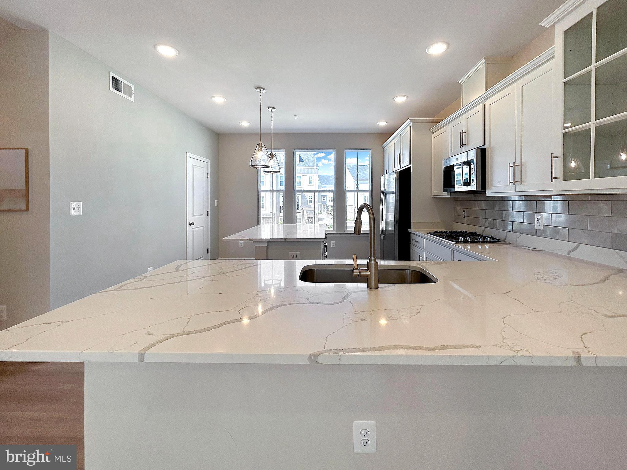 TOWNS AT MARKET COMMONS - Residential Lease