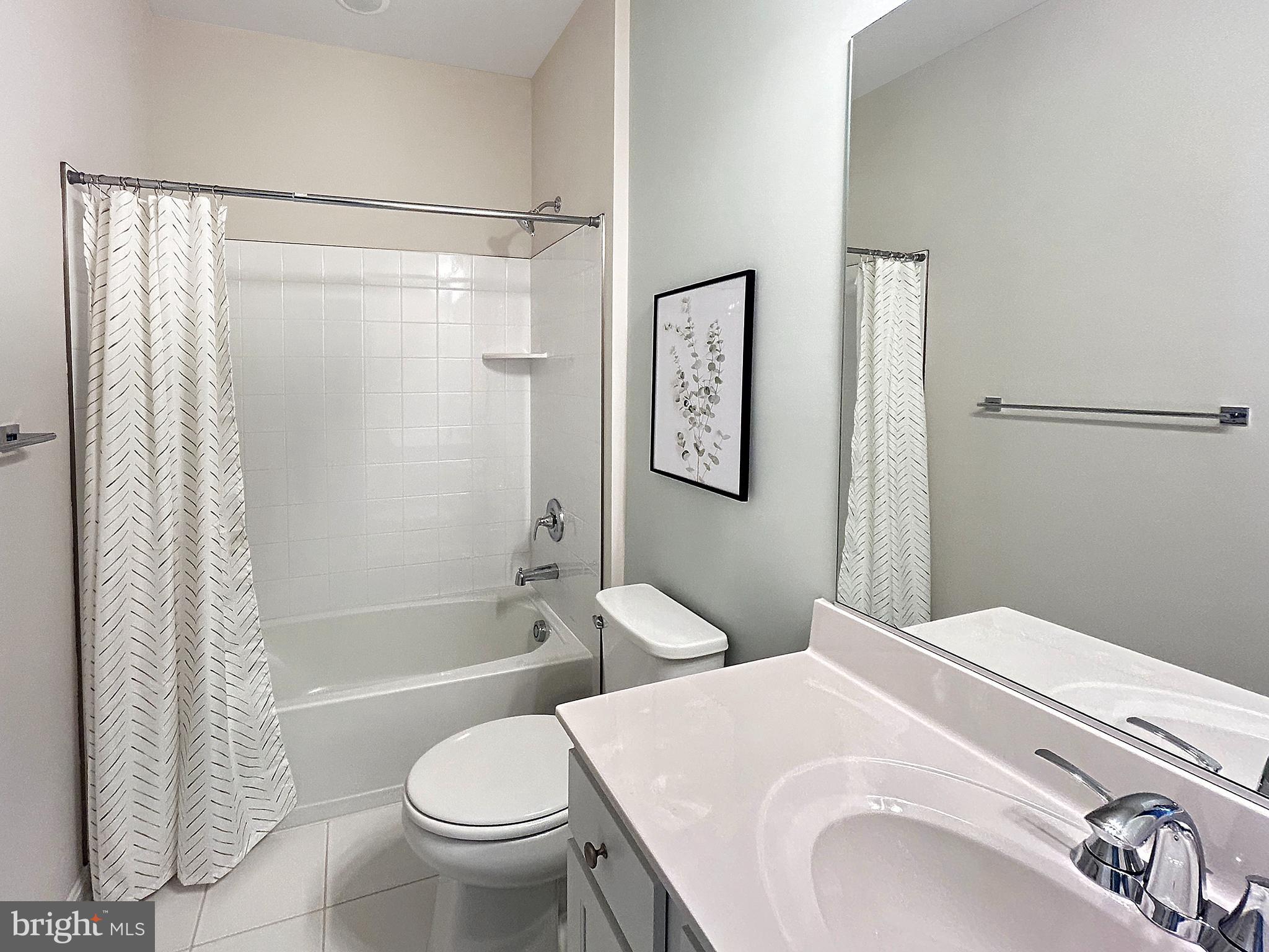 TOWNS AT MARKET COMMONS - Residential Lease