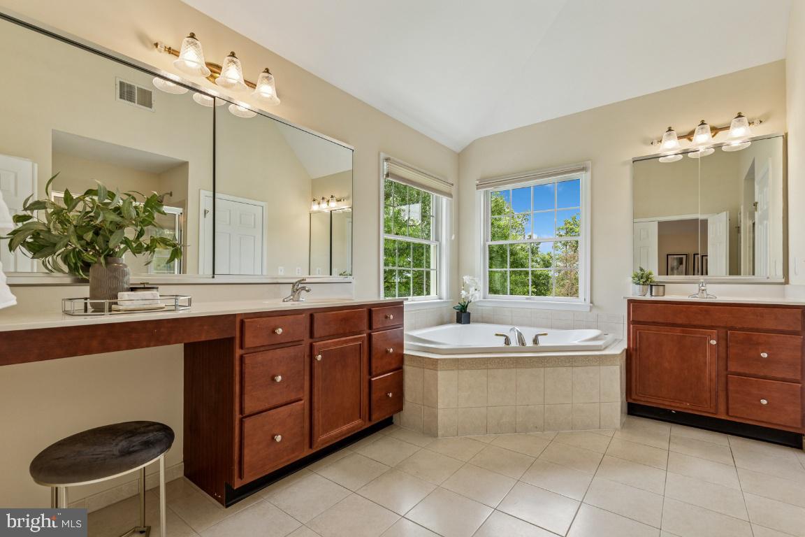 BELMONT COUNTRY CLUB - Residential