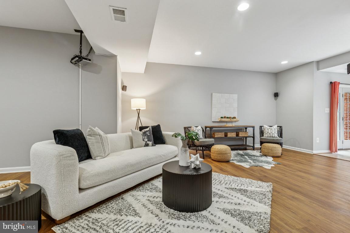 BELMONT COUNTRY CLUB - Residential