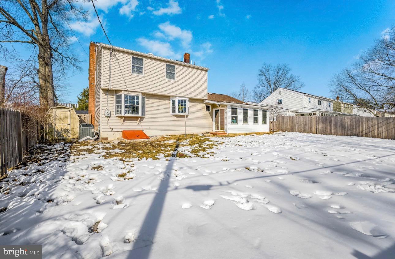 COLONIAL WOODS - Residential