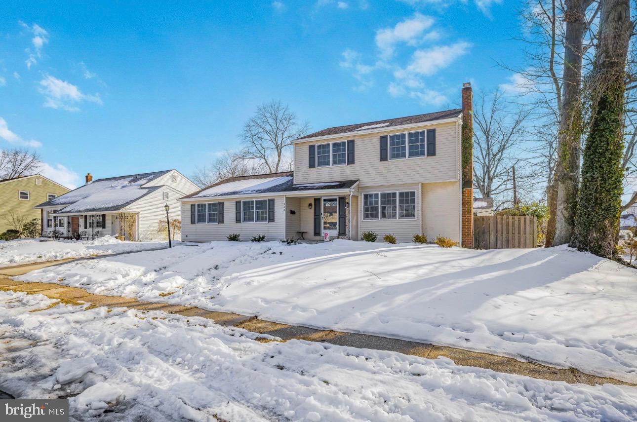 COLONIAL WOODS - Residential