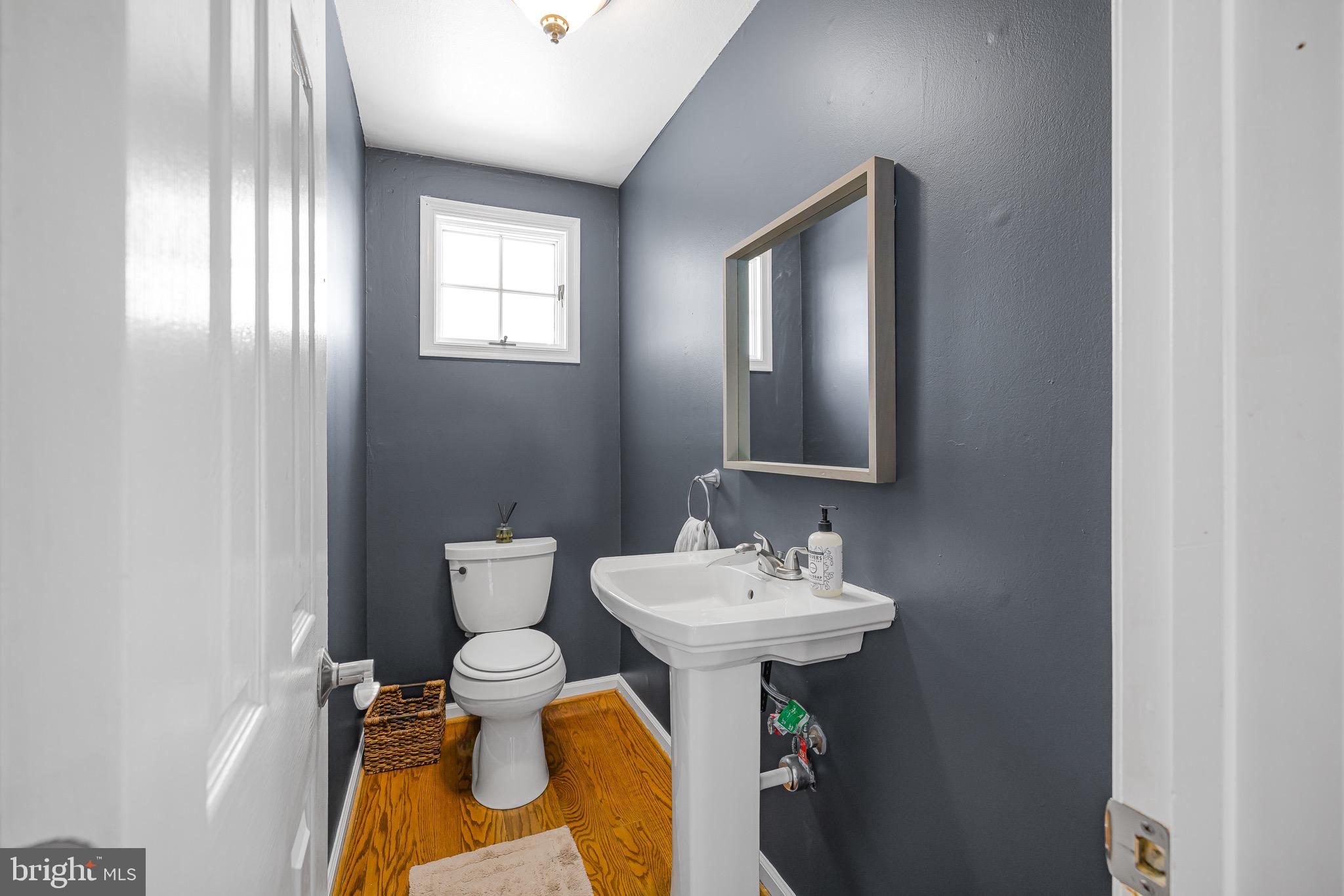 COLONIAL WOODS - Residential