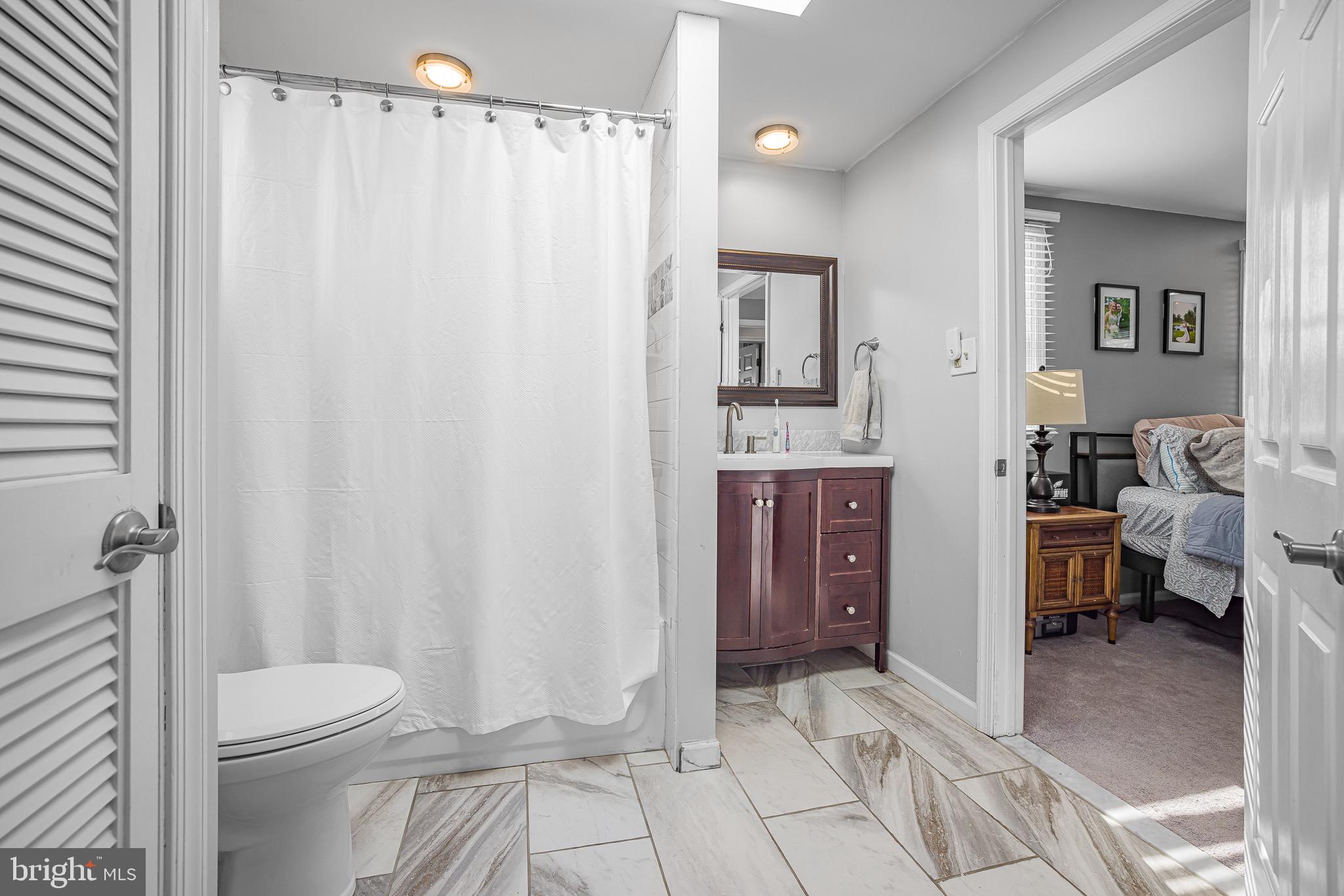 COLONIAL WOODS - Residential