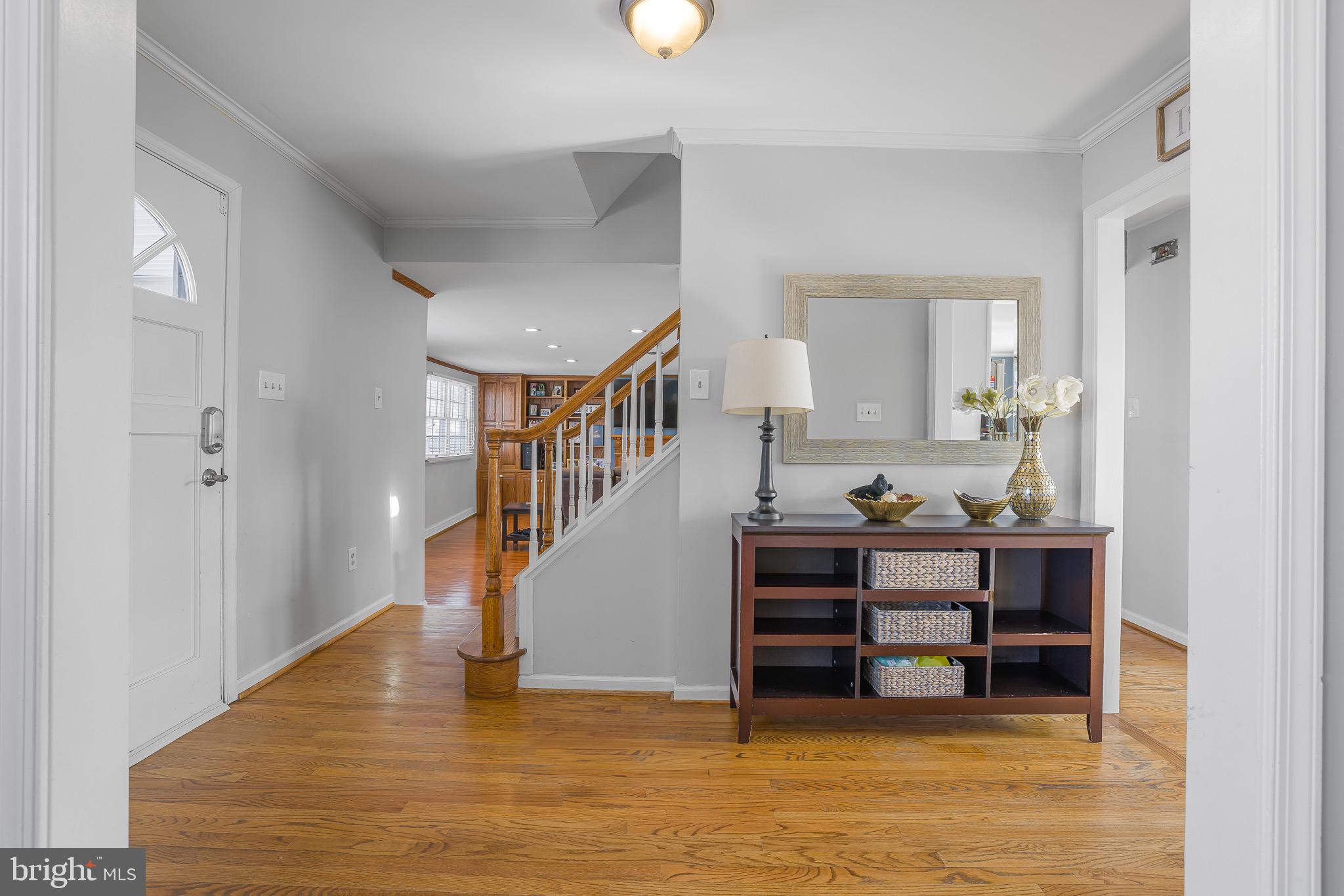 COLONIAL WOODS - Residential