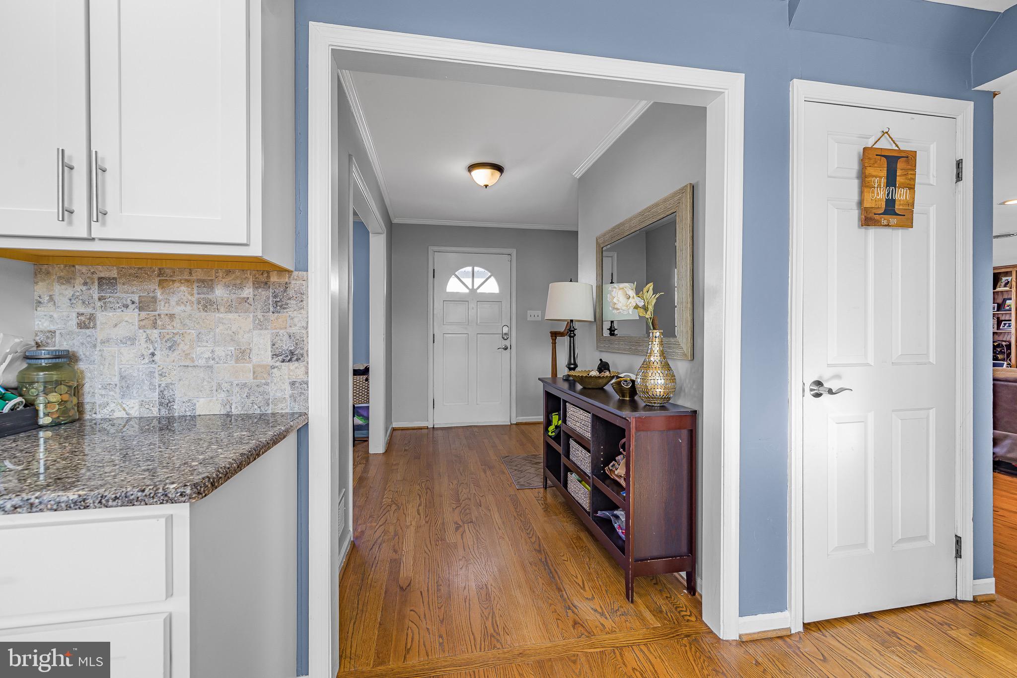 COLONIAL WOODS - Residential