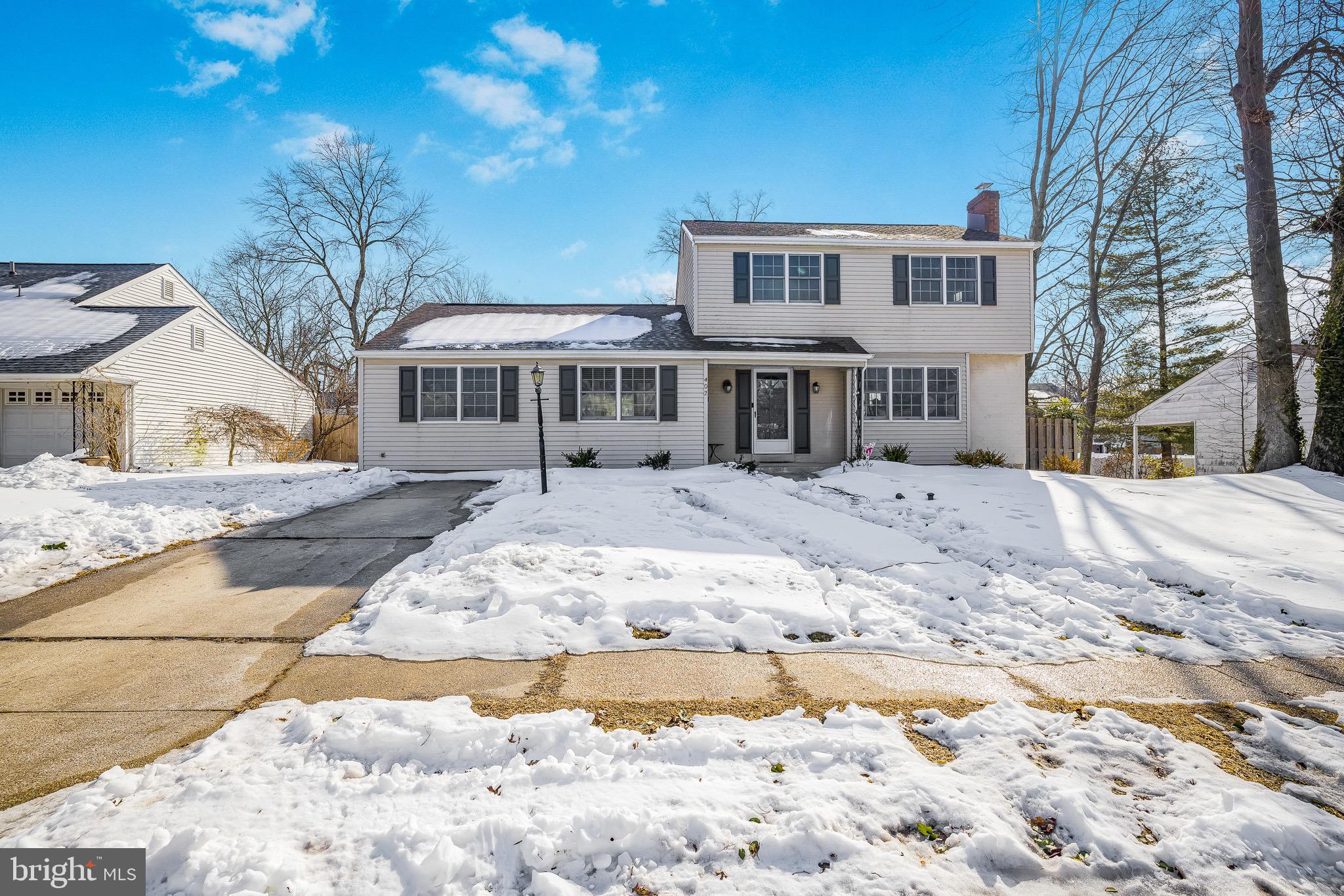 COLONIAL WOODS - Residential