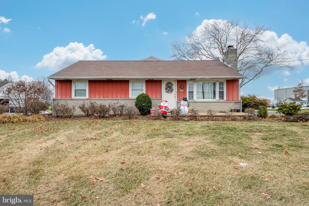 Photo of 381 E Main Street, LEOLA, PA 17540 (MLS # PALA2063190)