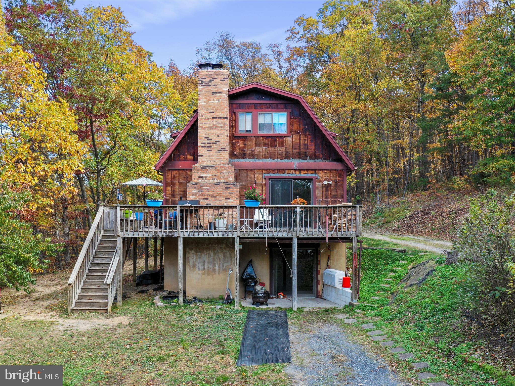 831 STEPHENS LANE