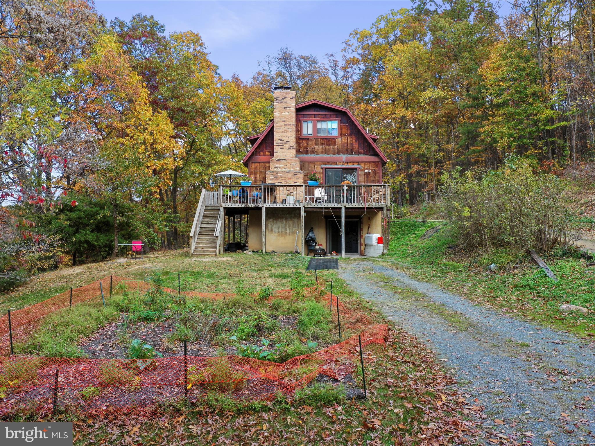 831 STEPHENS LANE