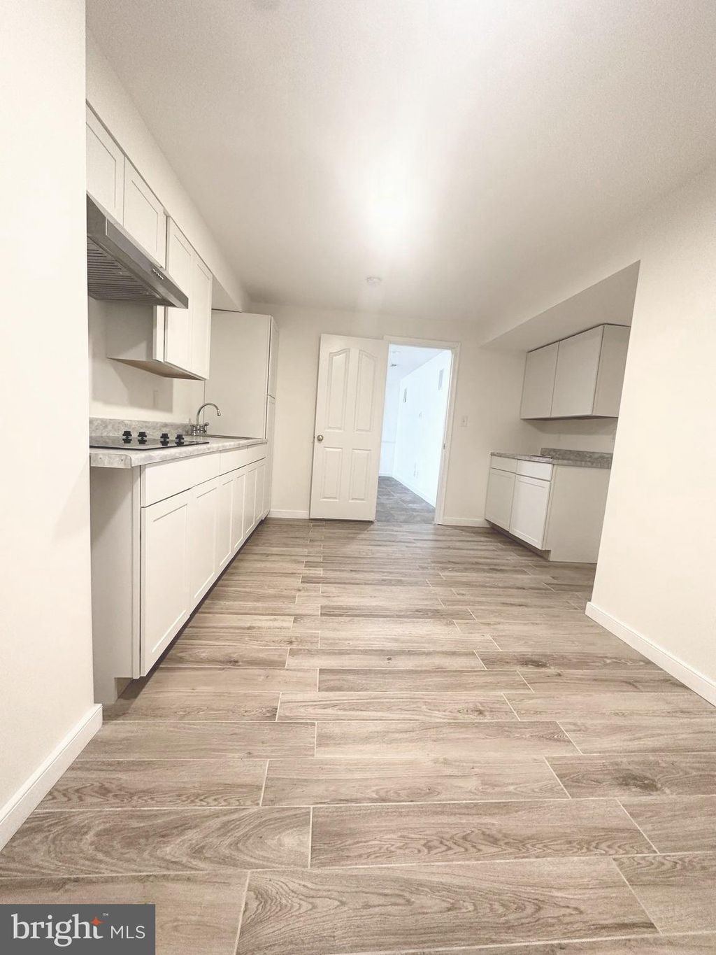listing image 103