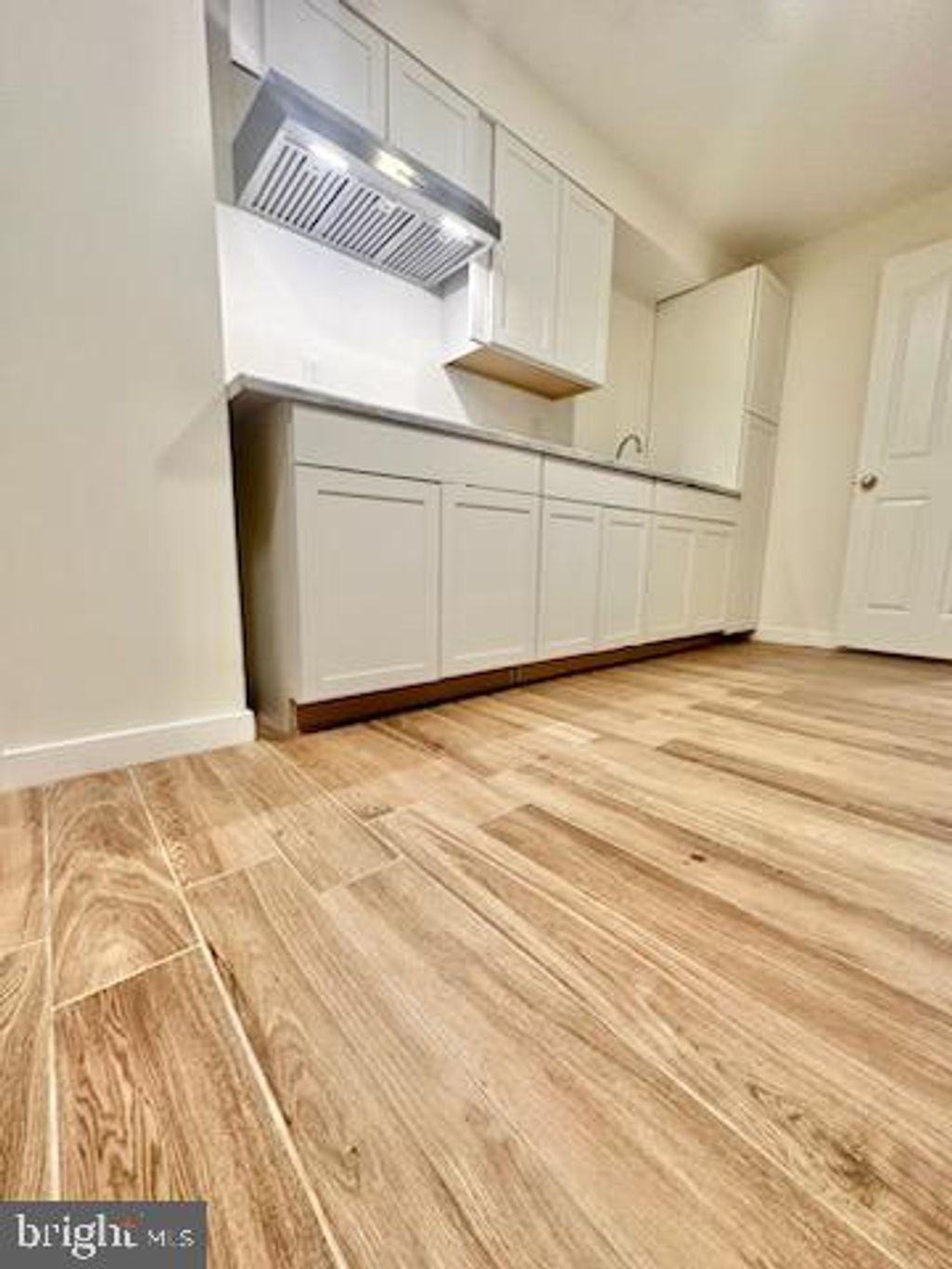listing image 101