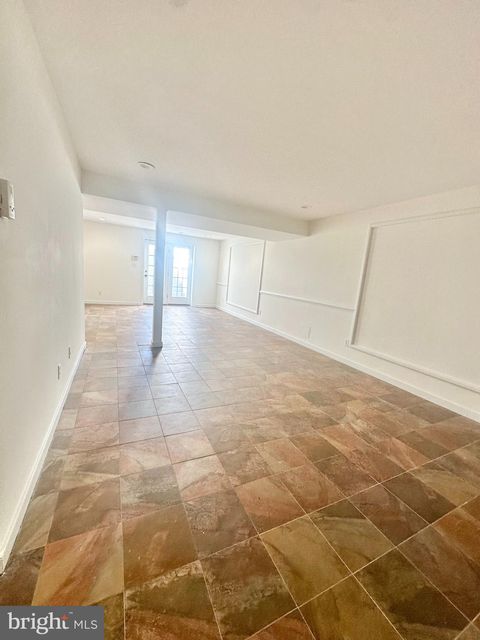 listing image 104
