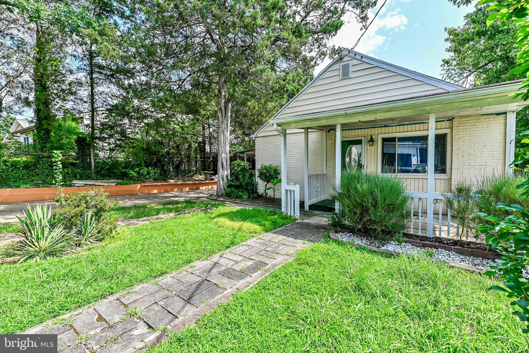 7421 HOWARD COURT