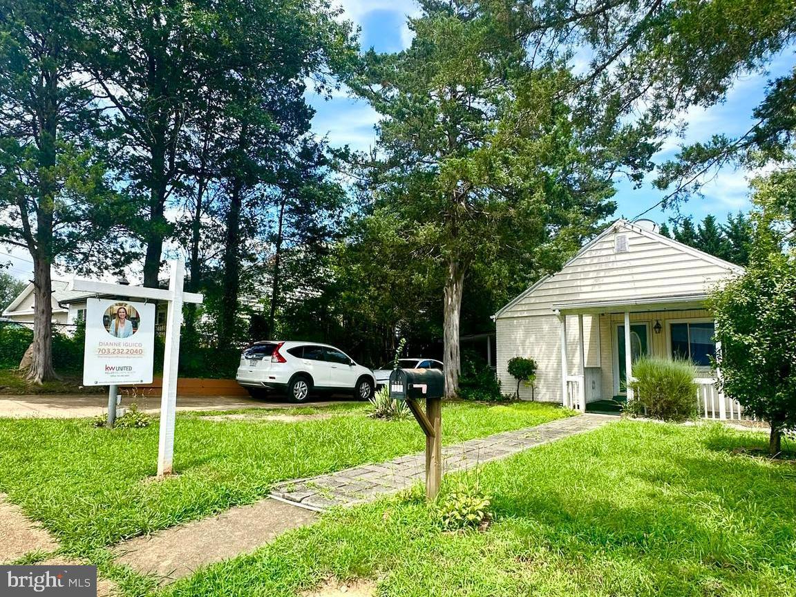 7421 HOWARD COURT