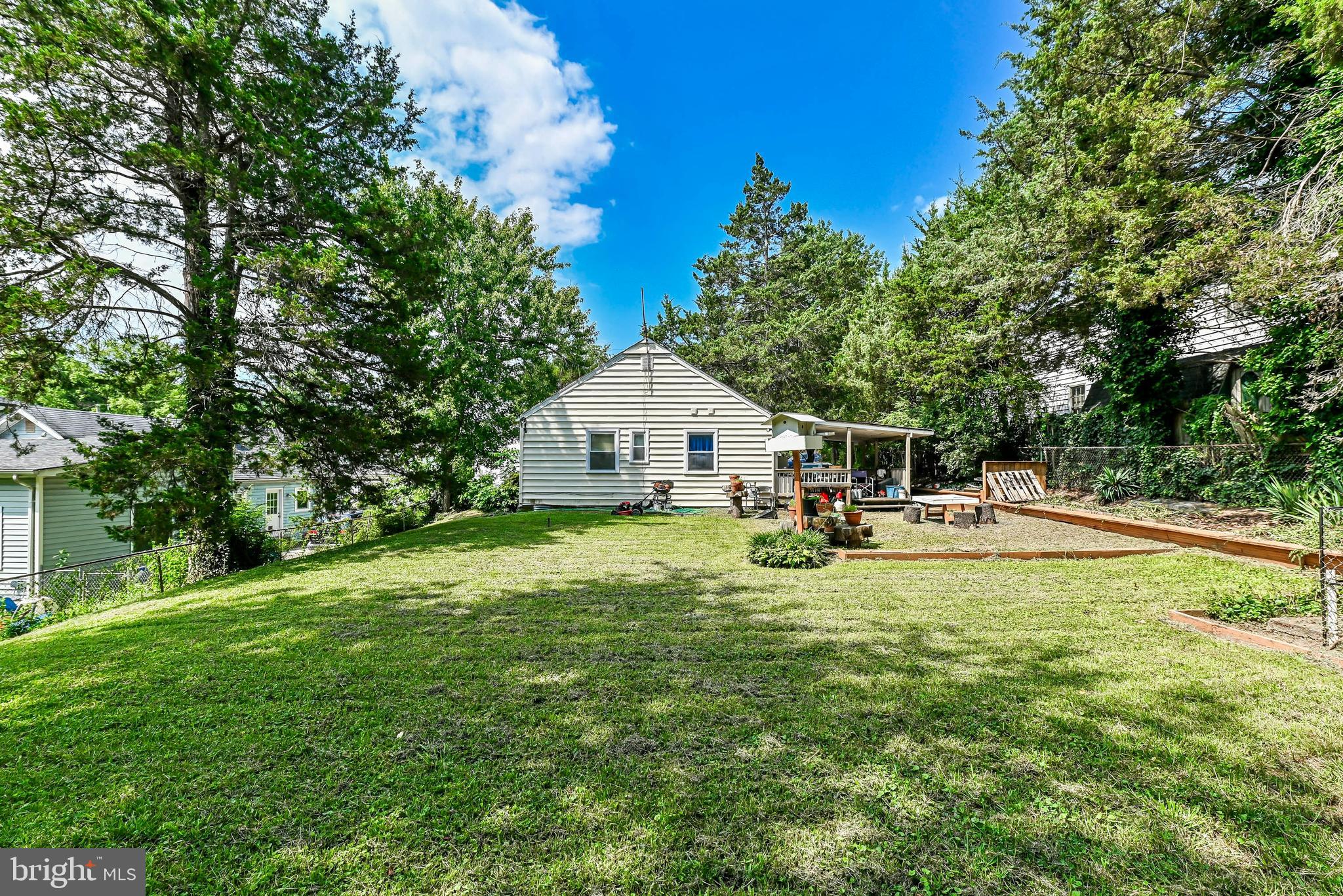 7421 HOWARD COURT