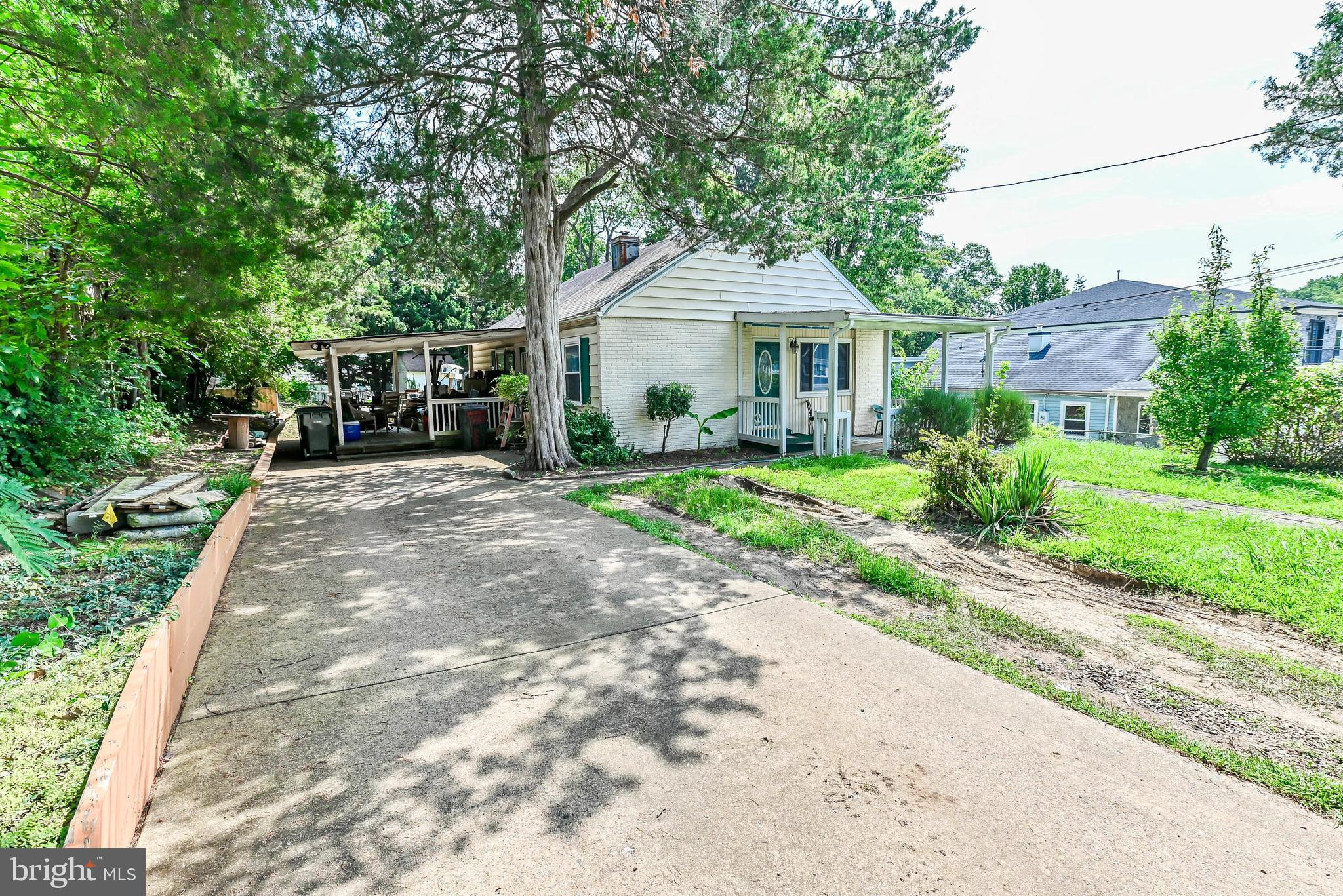 7421 HOWARD COURT