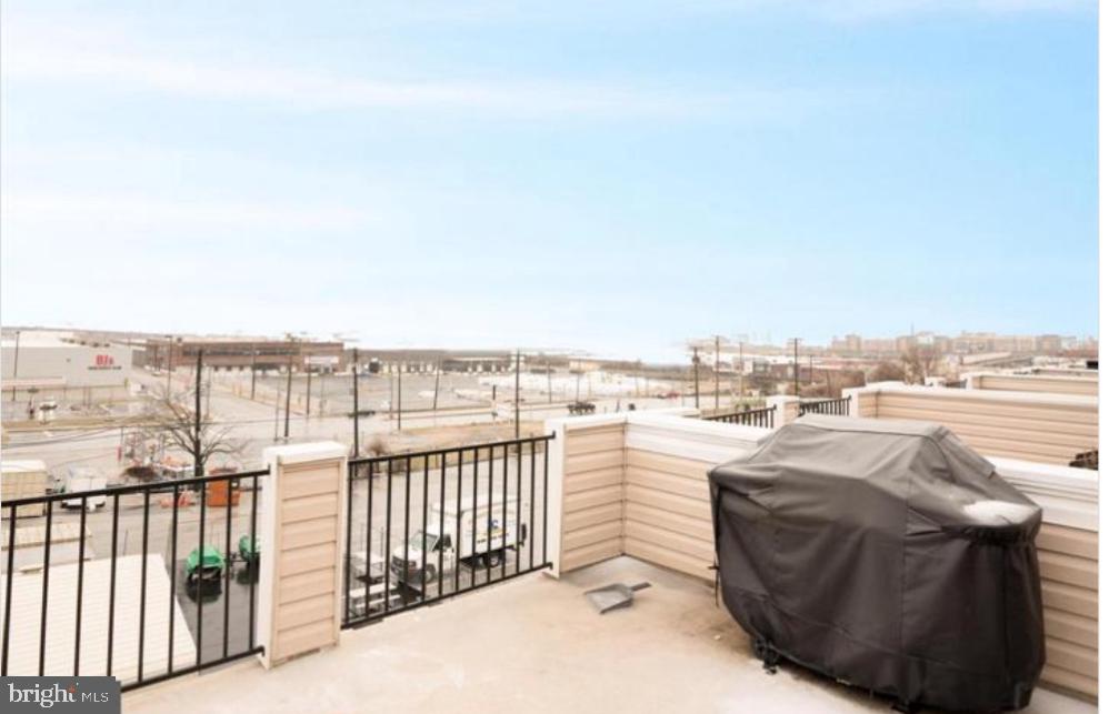 ATHENA SQUARE - Residential Lease