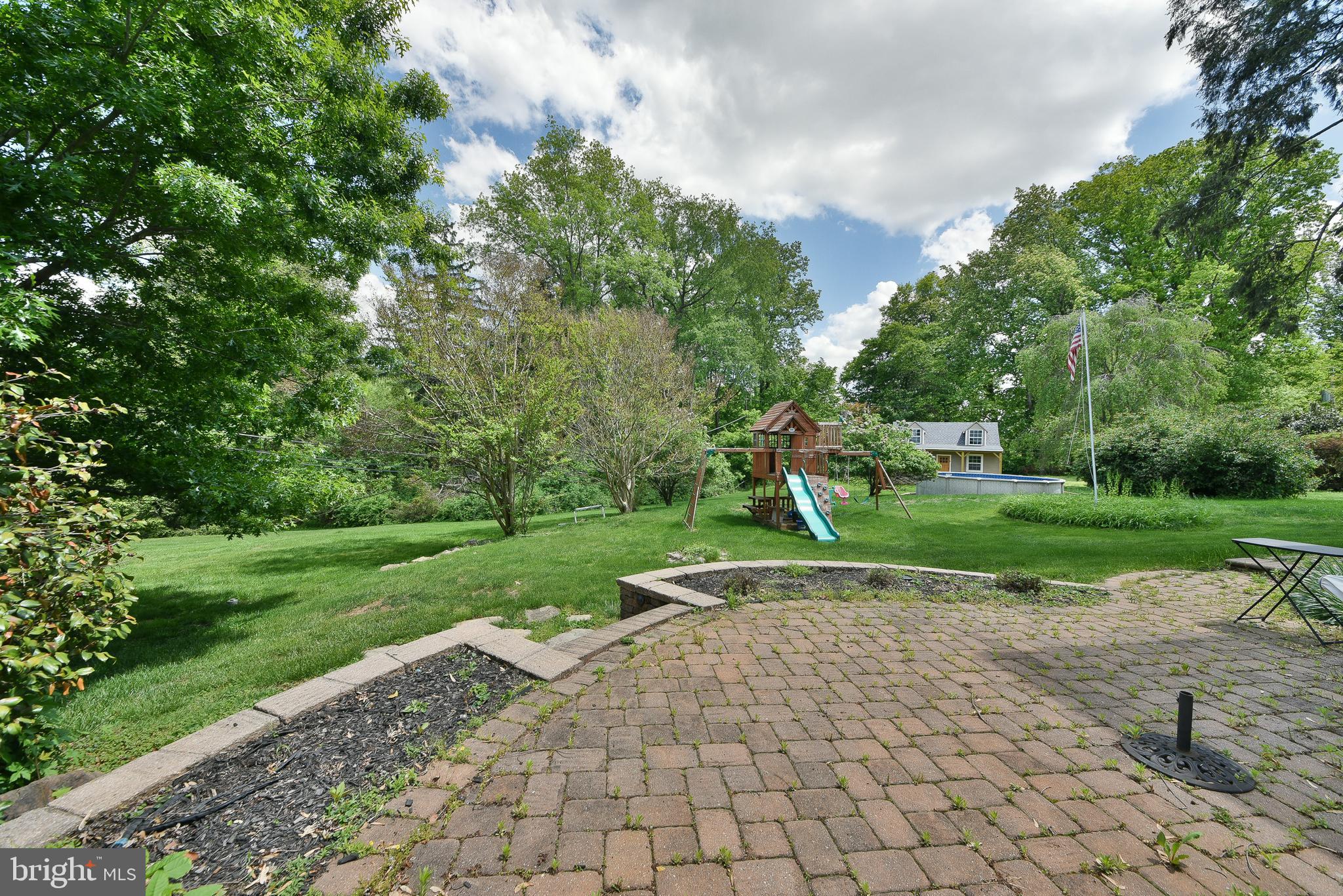 NESHAMINY HILLS - Residential Income