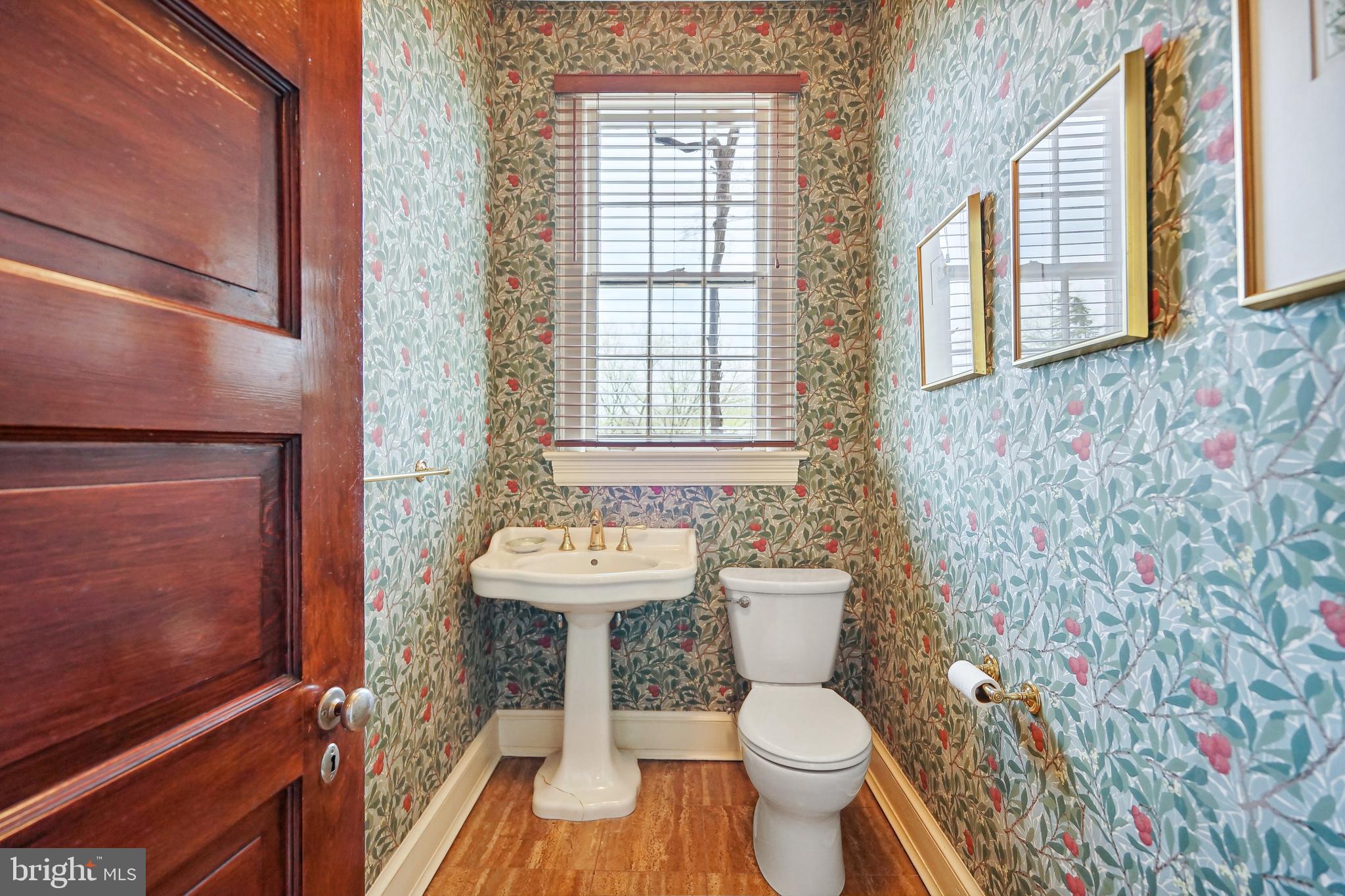 WOODLEY PARK - Residential