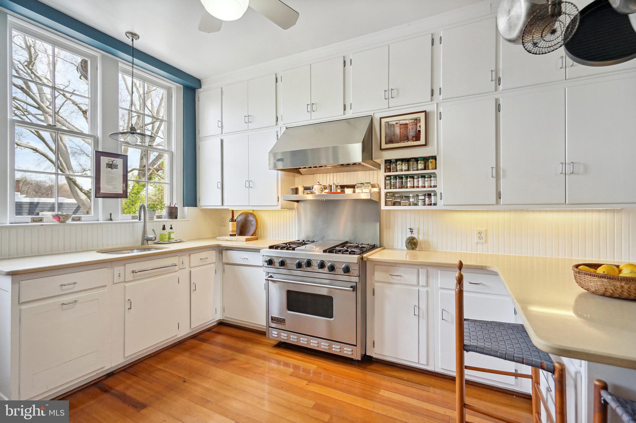 WOODLEY PARK - Residential