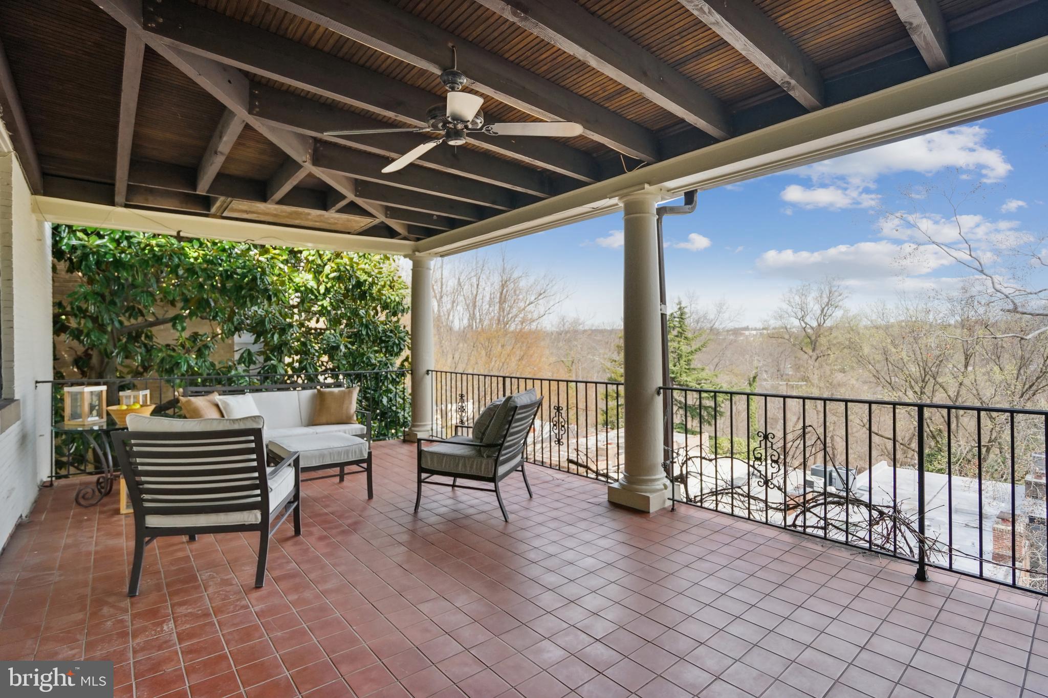 WOODLEY PARK - Residential