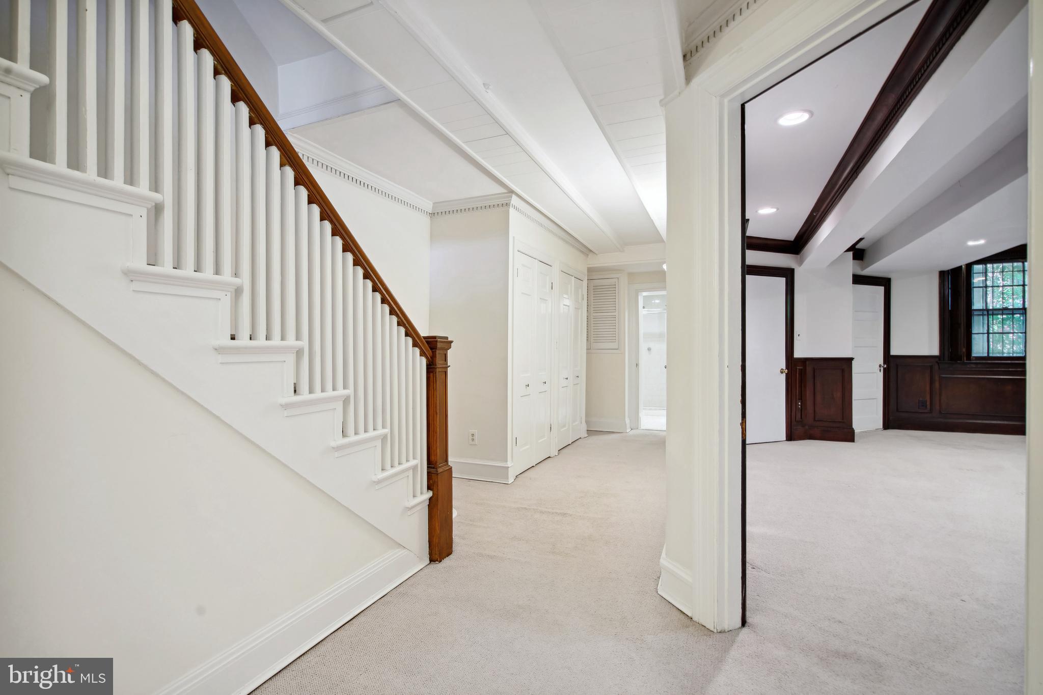 WOODLEY PARK - Residential