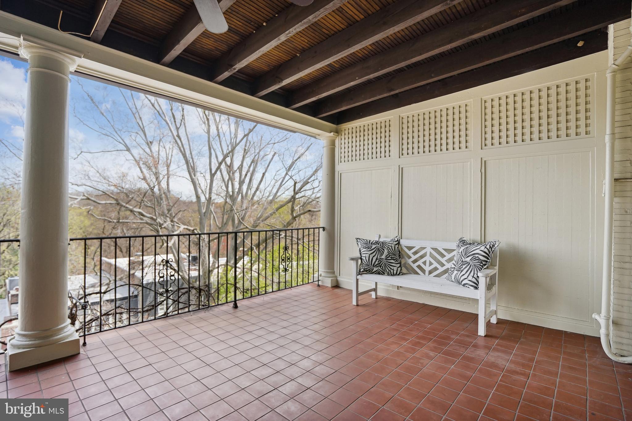 WOODLEY PARK - Residential