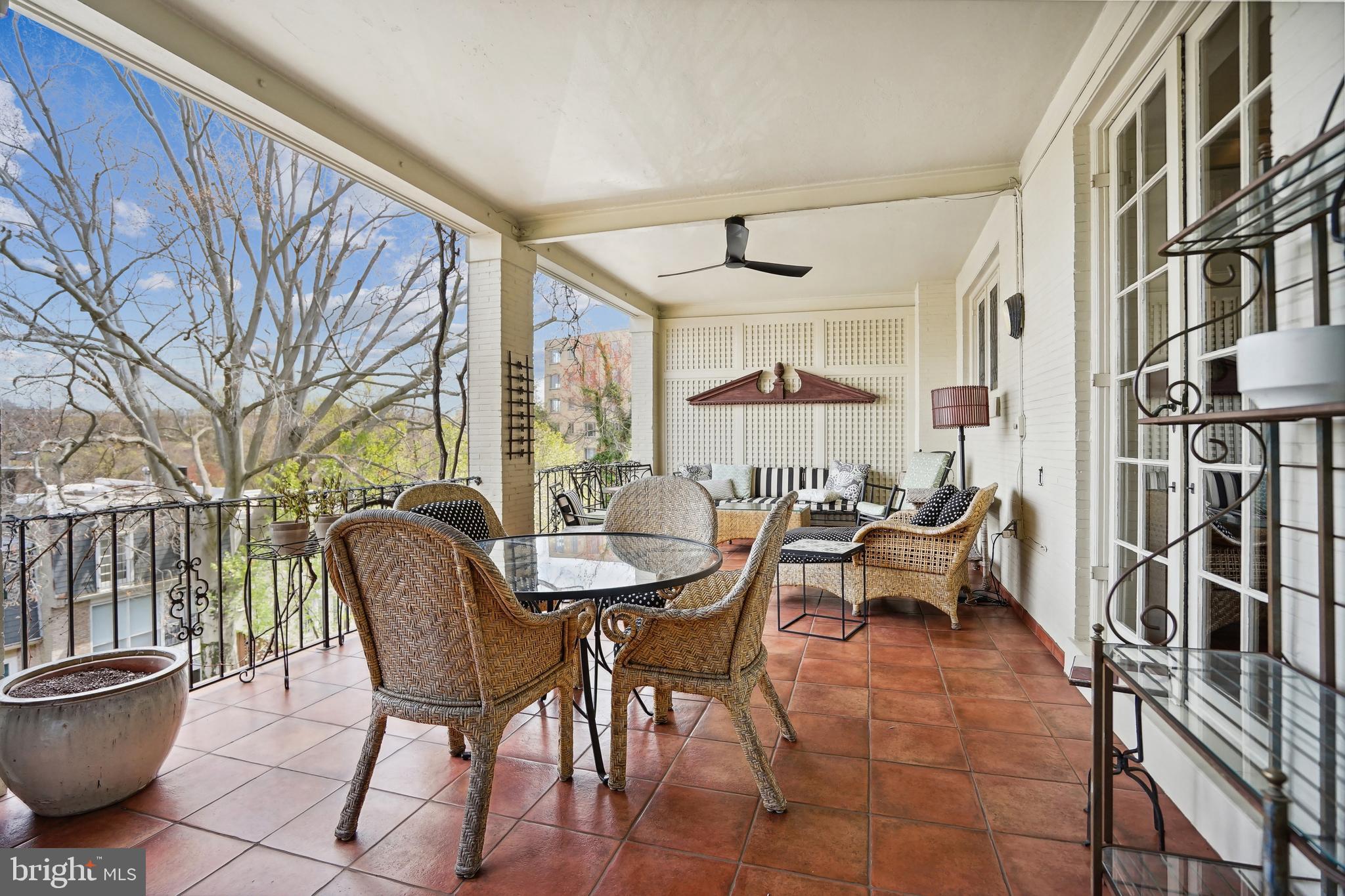 WOODLEY PARK - Residential