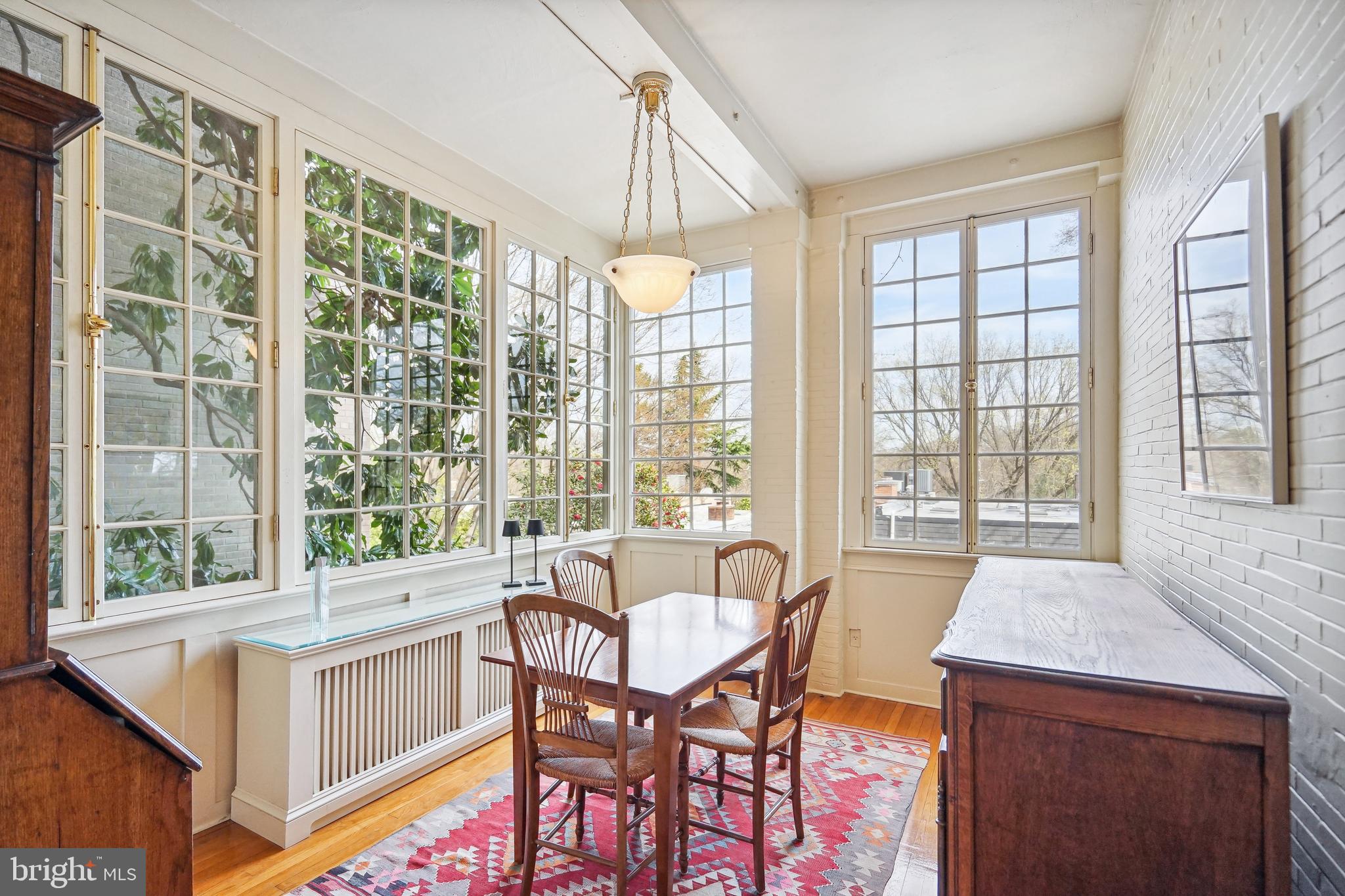 WOODLEY PARK - Residential