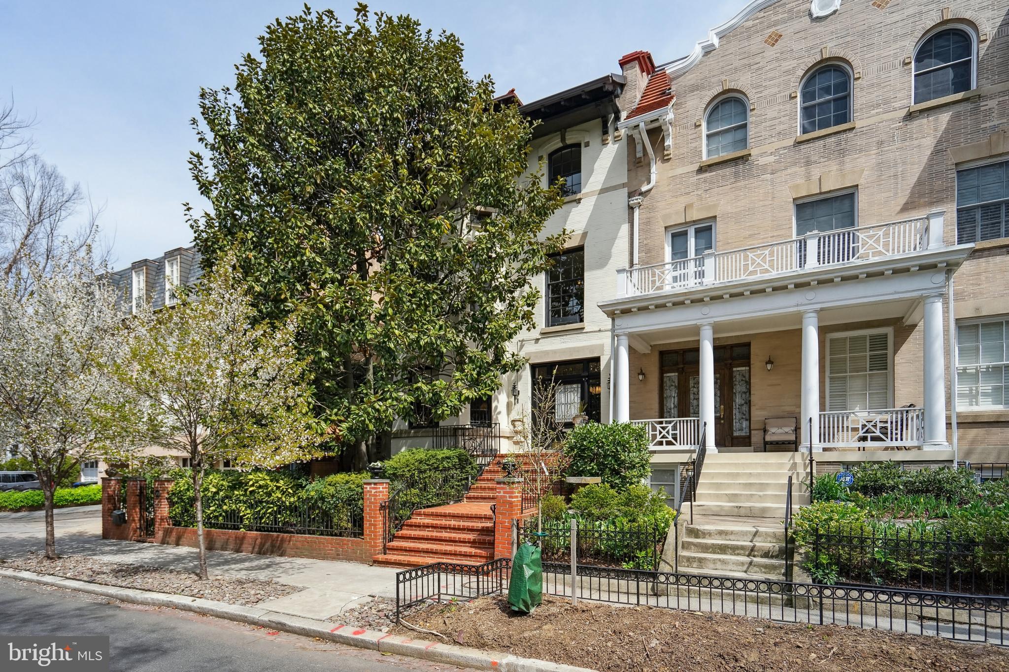 WOODLEY PARK - Residential